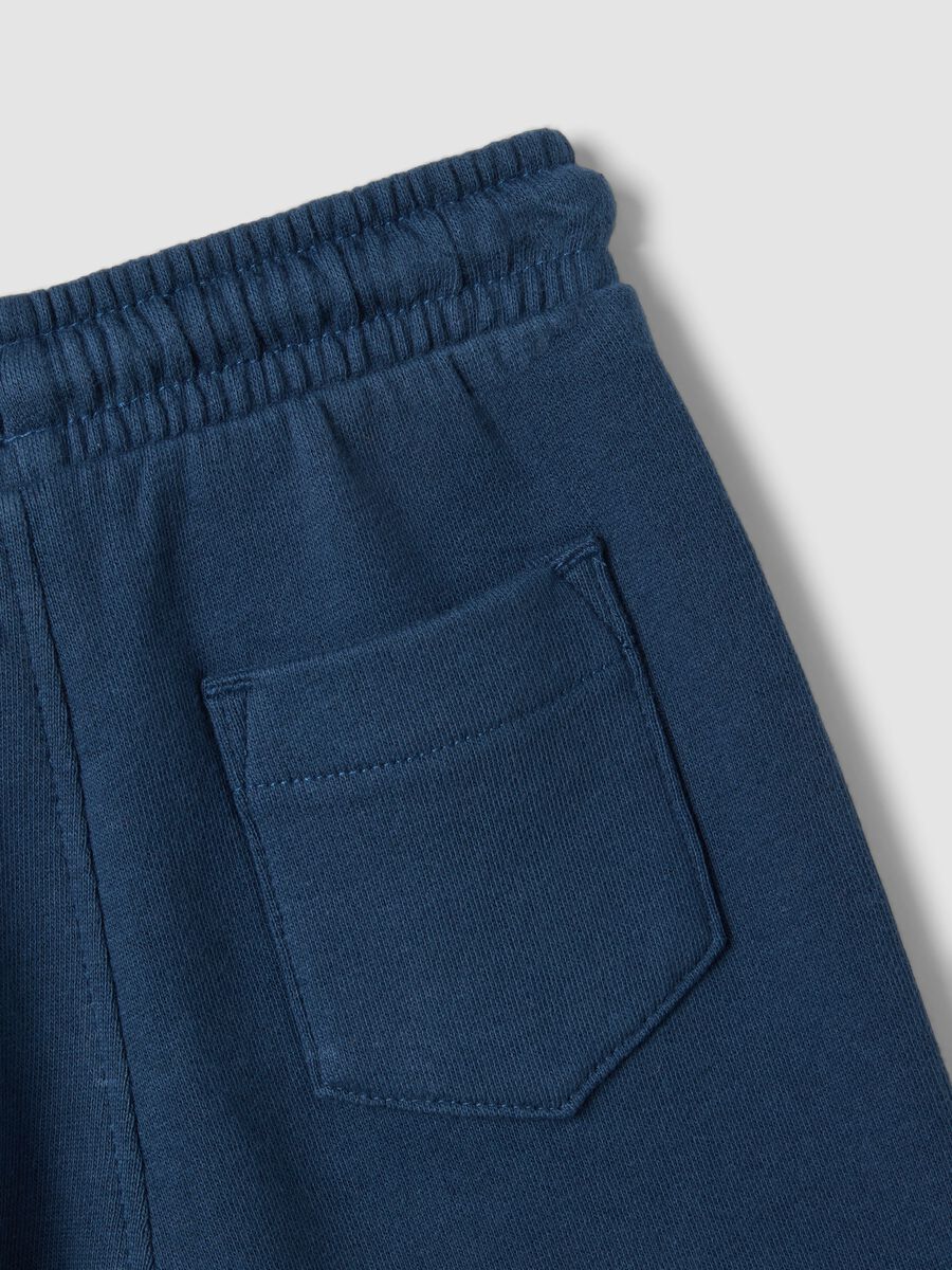 Blue organic cotton jogger trousers with drawstring for boys_2