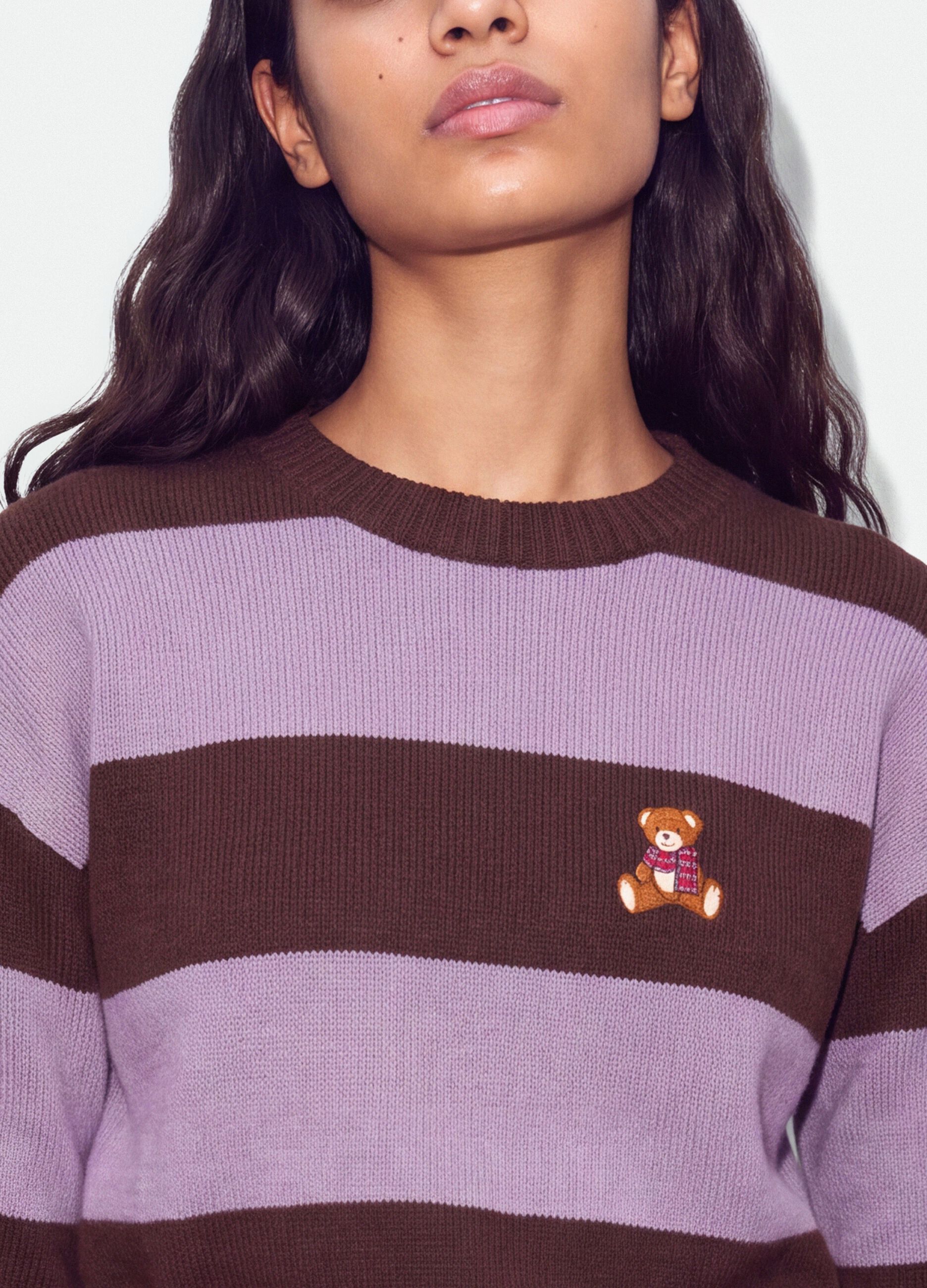 Maglia multicolor in misto viscosa a righe con ricamo orsetto regular fit