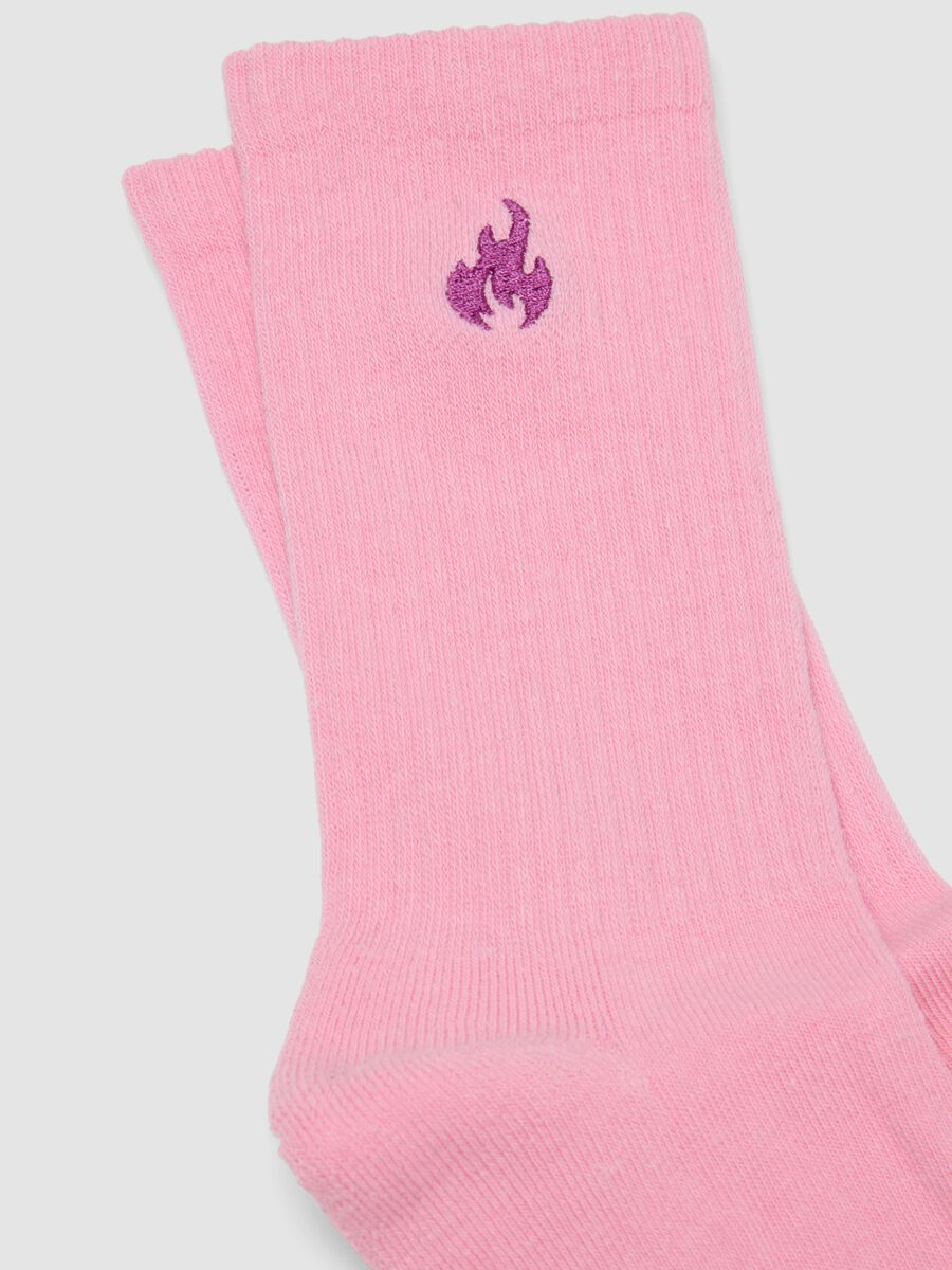 Pink cotton-blend sports socks with embroidered logo_1