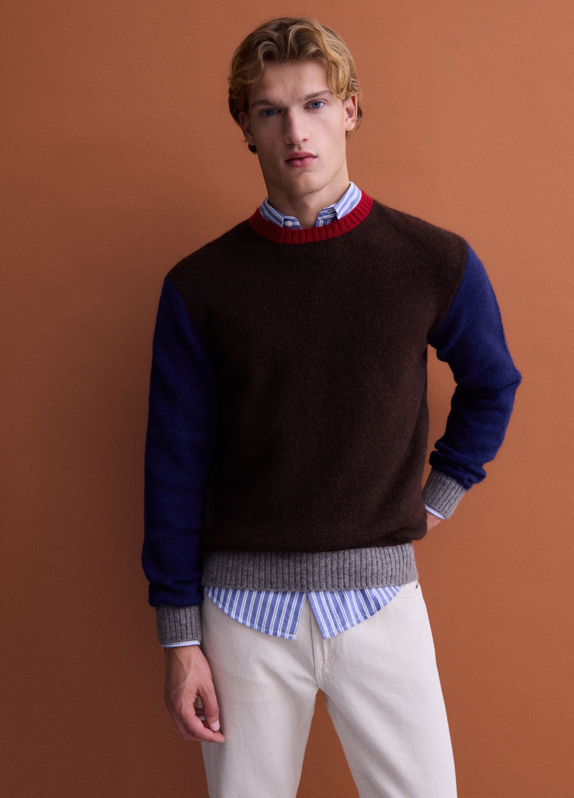 Men&rsquo;s brown crew-neck jumper in stretch wool and alpaca, regular fit
