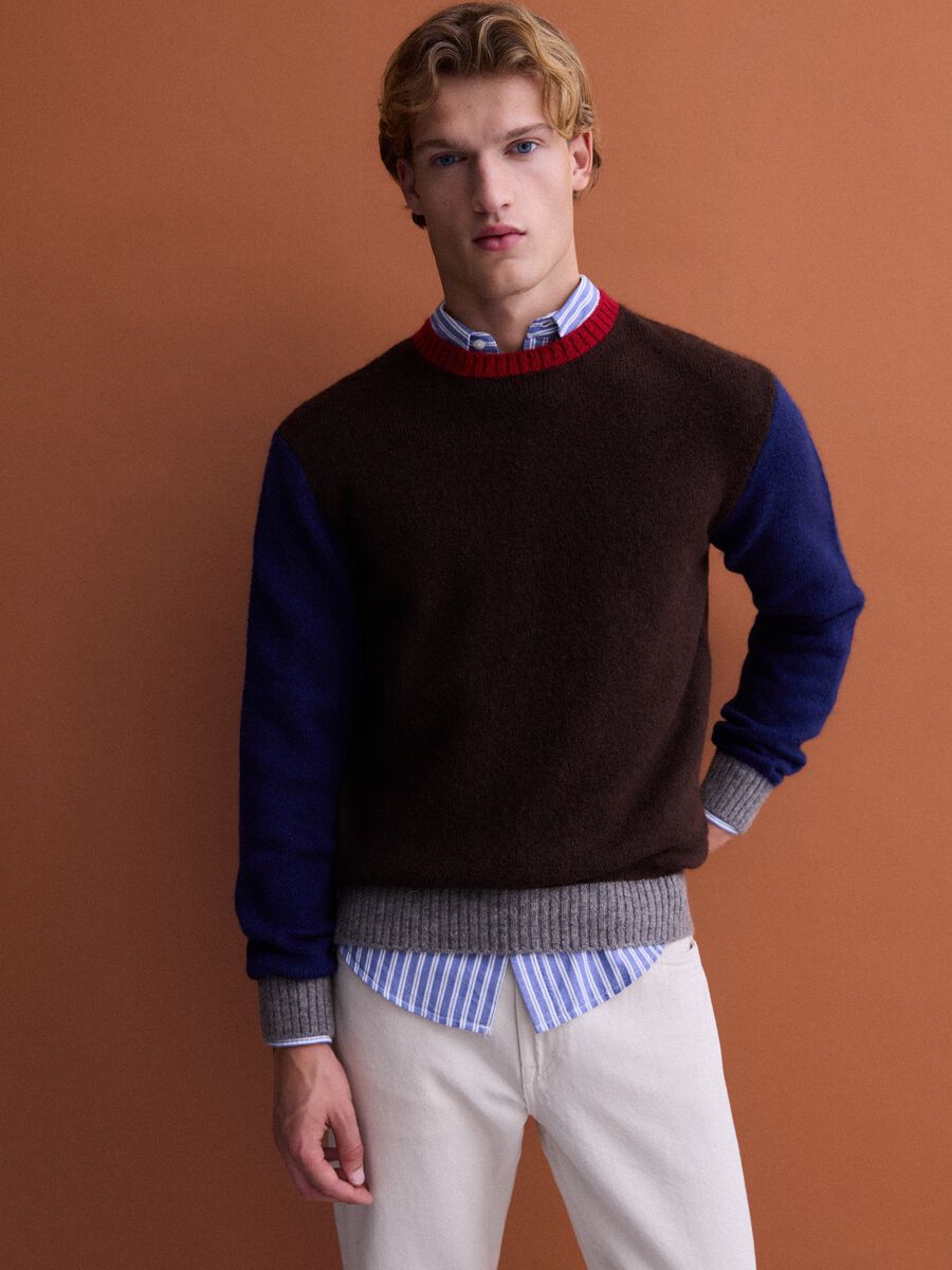 Men&rsquo;s brown crew-neck jumper in stretch wool and alpaca, regular fit_0