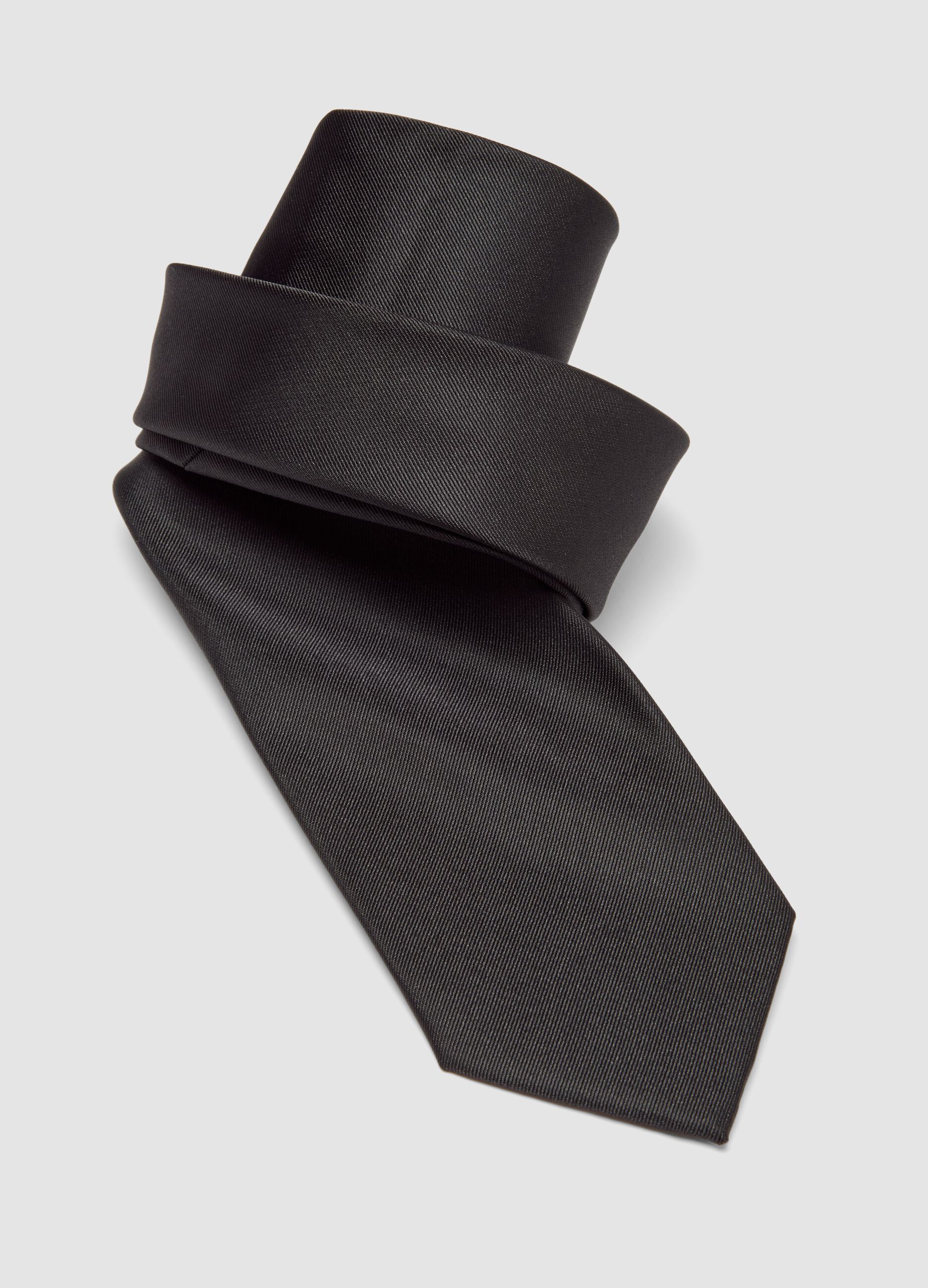 Black tie with 7.5 cm blade