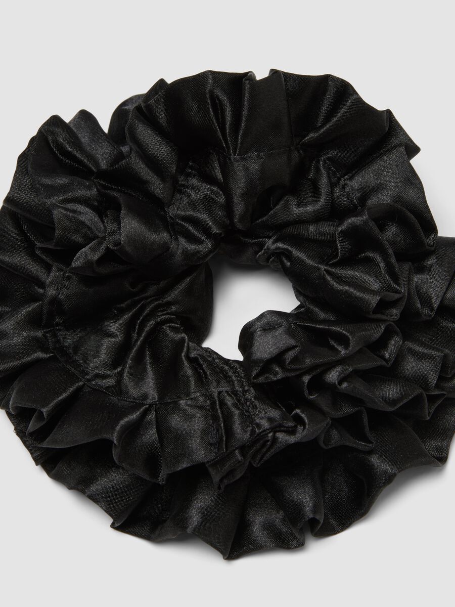 Black ruched satin-effect scrunchie_2