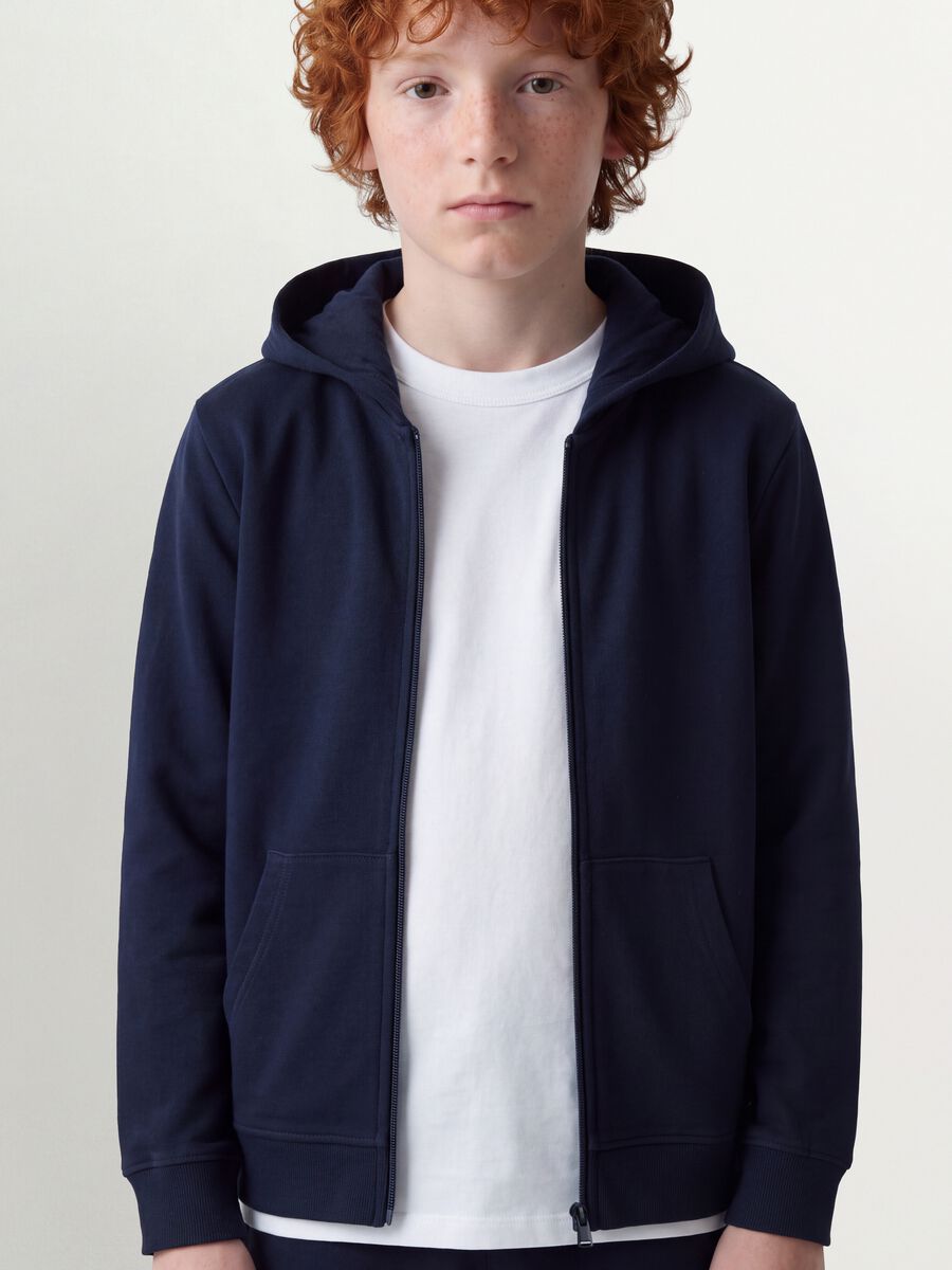 Blue hooded sweatshirt in pure organic cotton, regular fit for boys_3