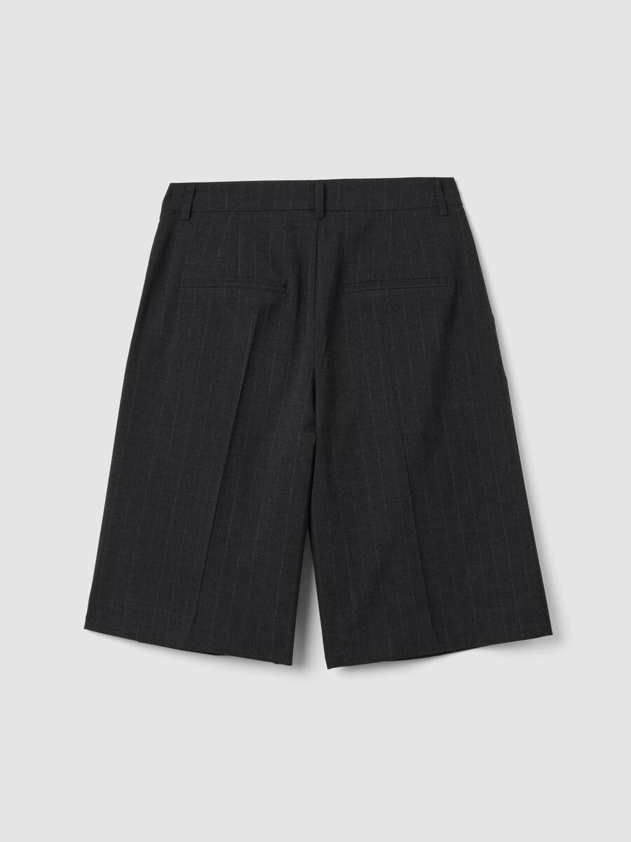Grey wide-leg stretch viscose Bermuda shorts_6