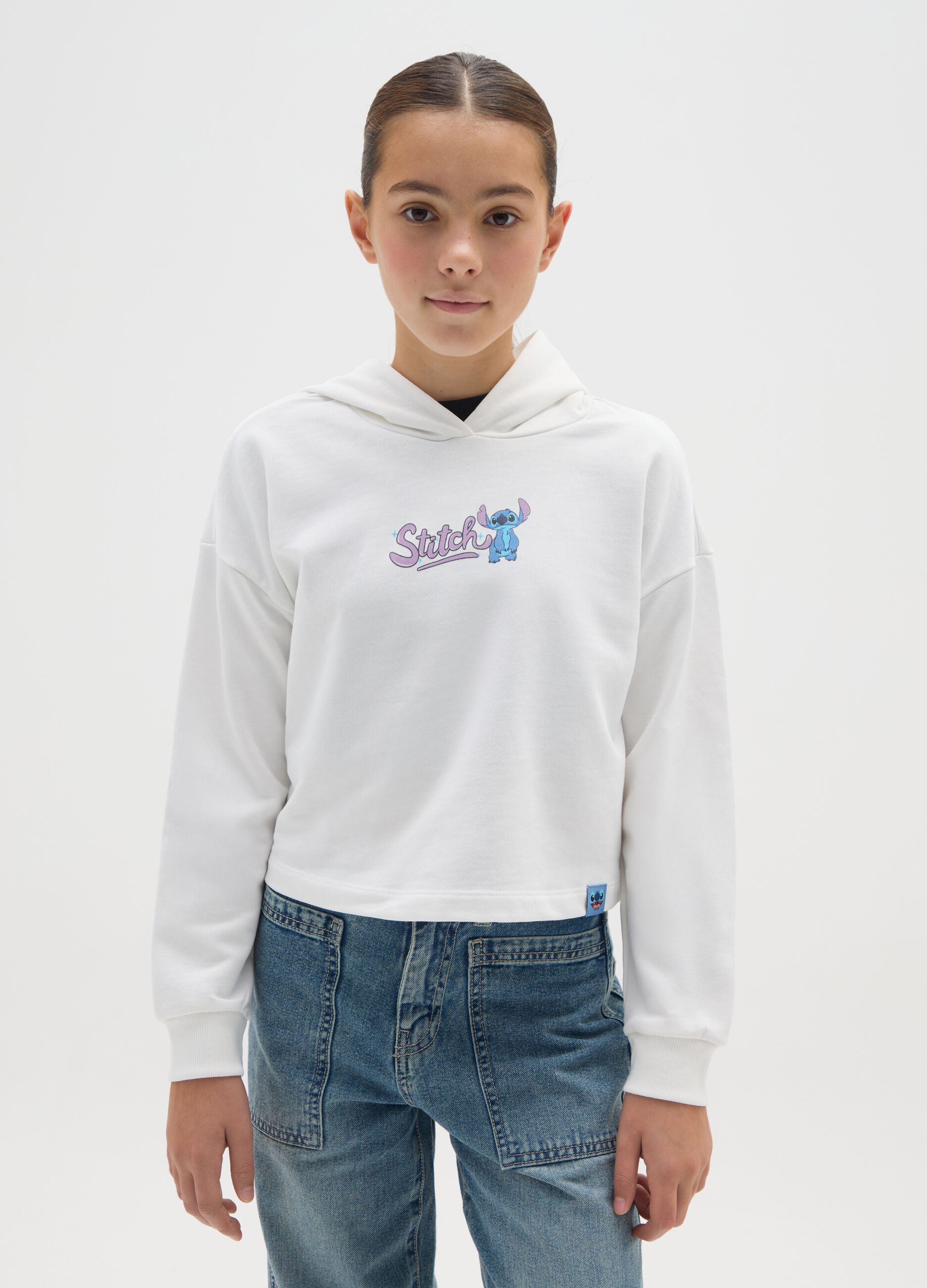 Girl's white regular fit pure cotton sweatshirt with print
