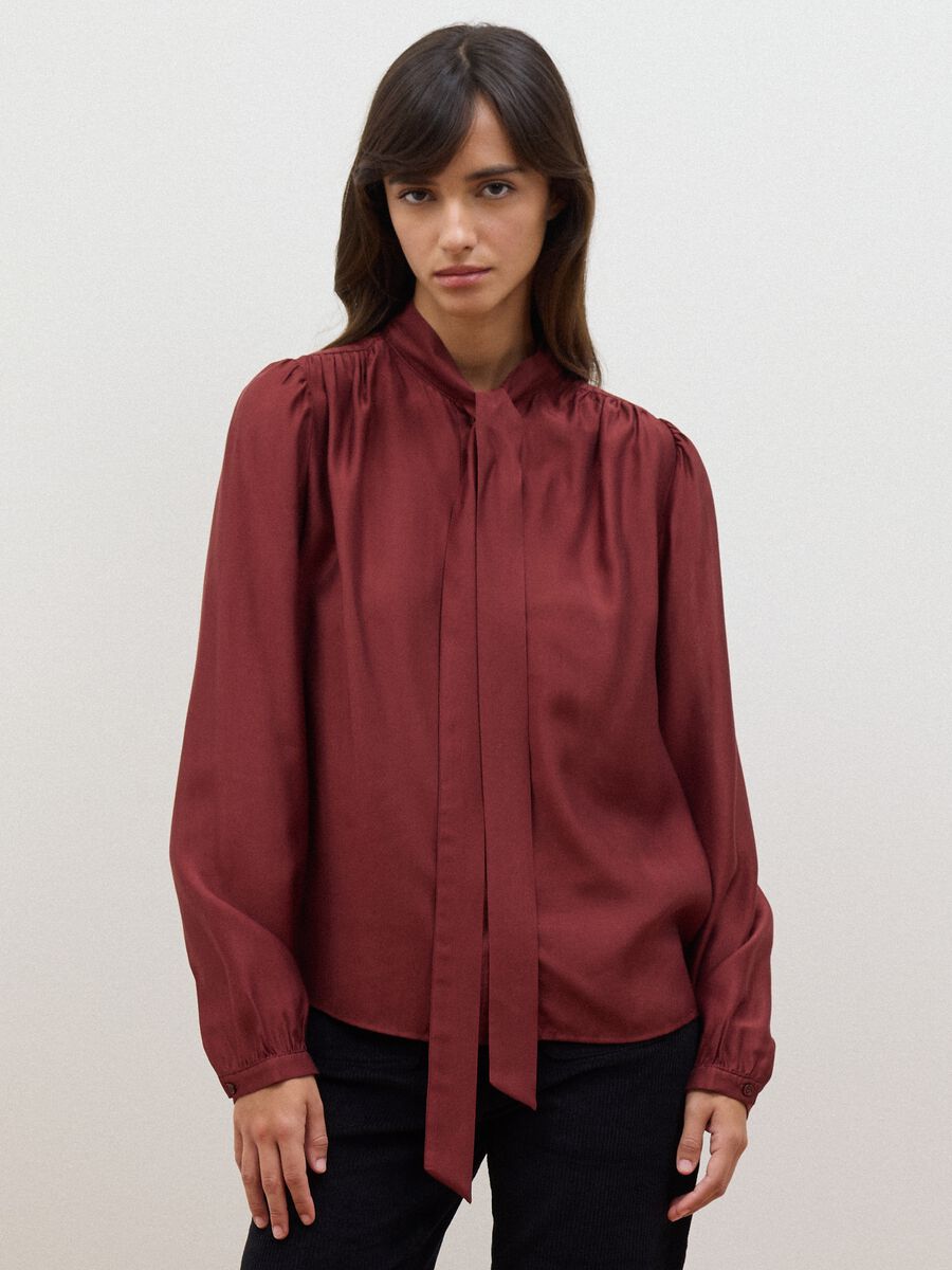 Red viscose-blend shirt with neck tie_0