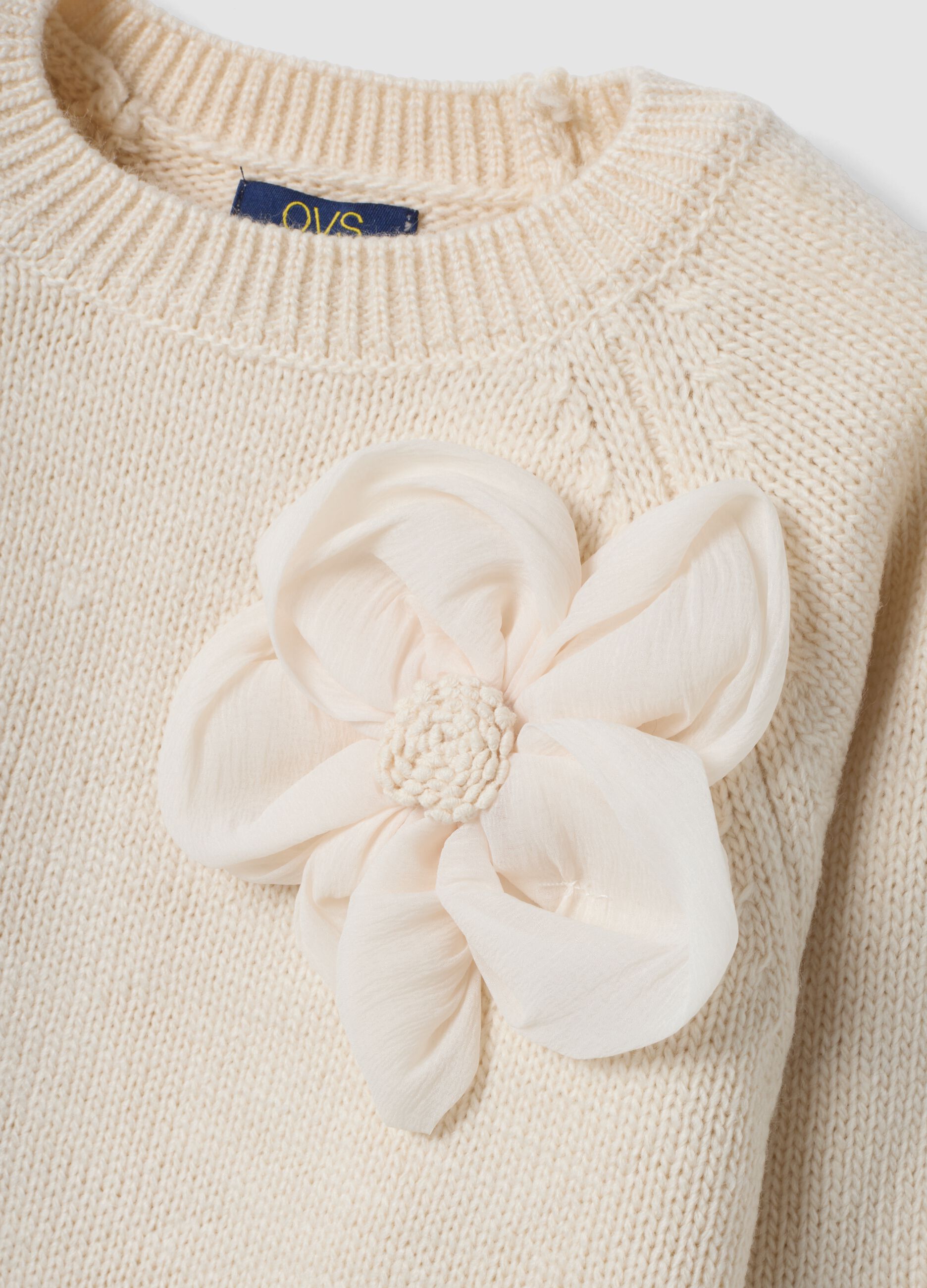 Beige crew-neck jumper with flower, regular fit