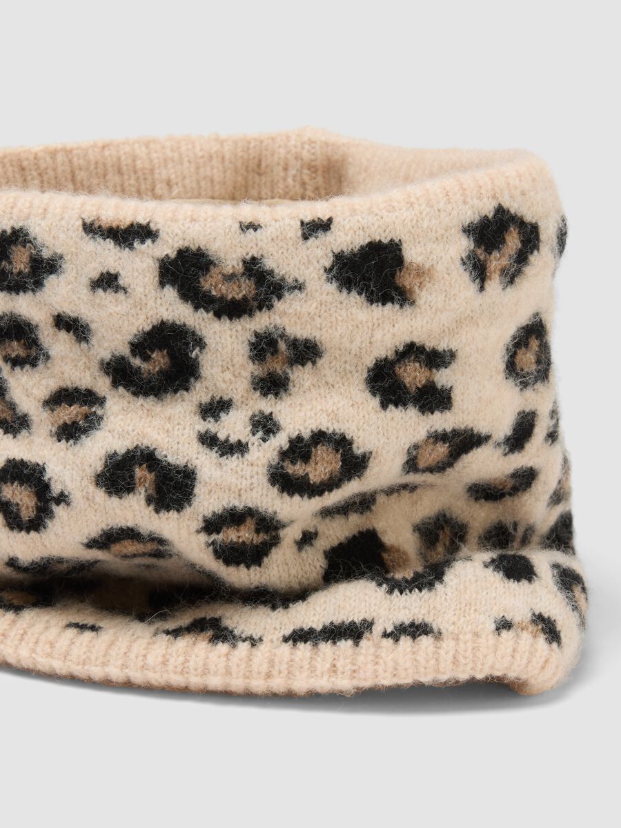 Sciarpa beige in lana elasticizzato con fantasia animalier_2