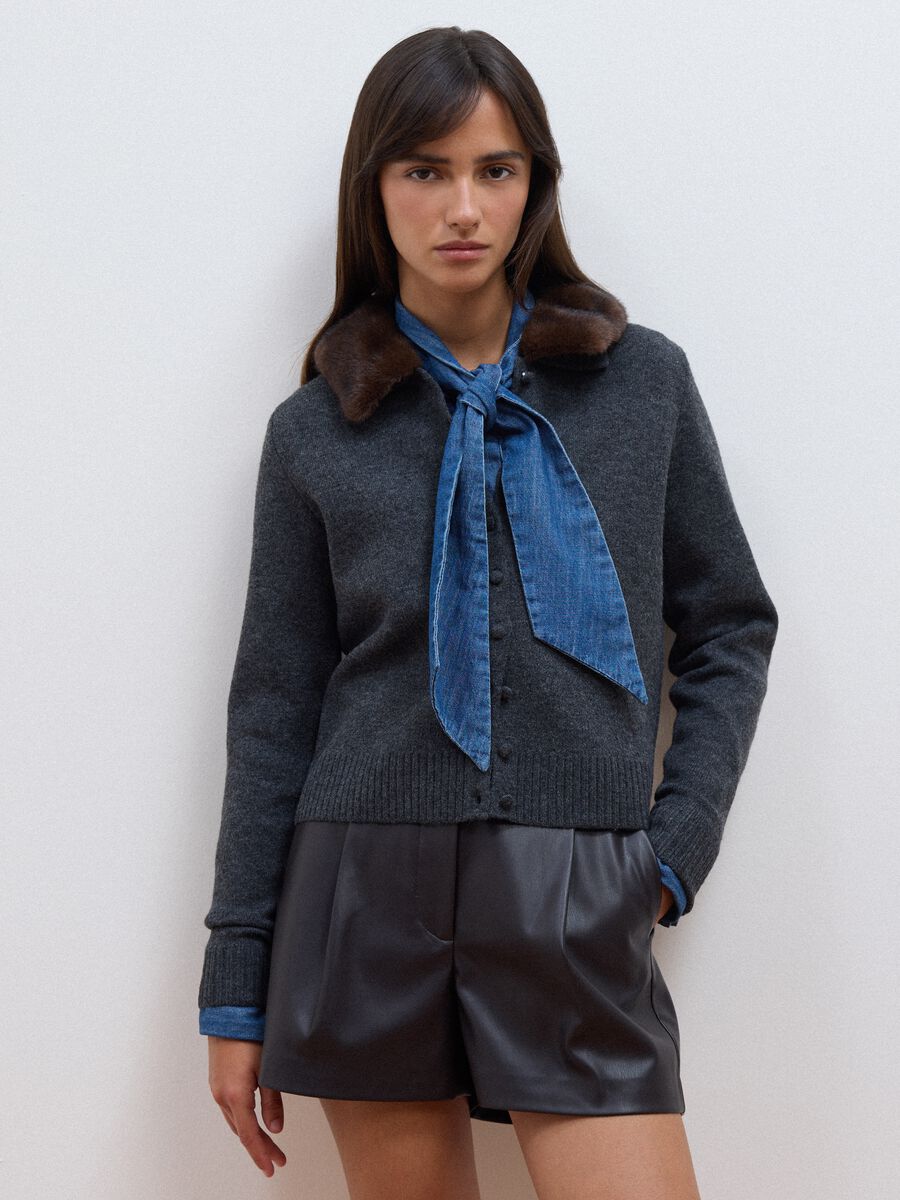 Grey cardigan with contrast collar, regular fit_0