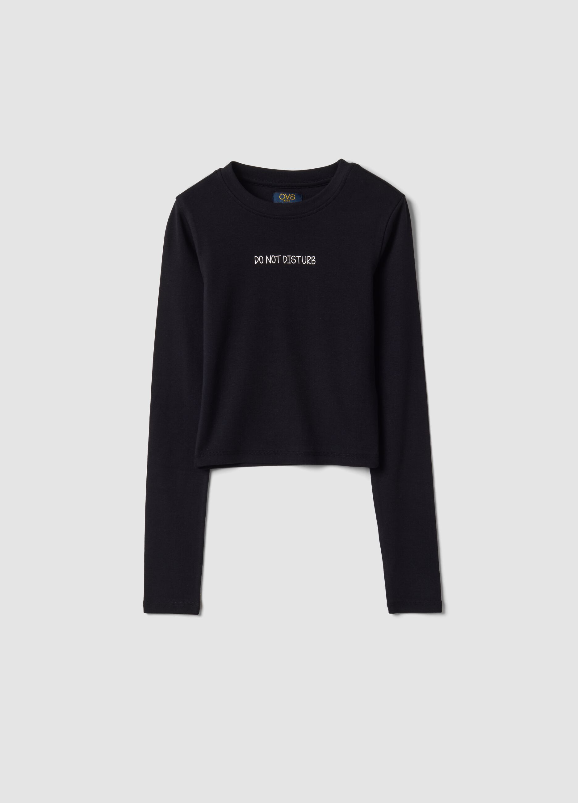 T-shirt nera in cotone organico elasticizzato con collo a costine