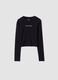 T-shirt nera in cotone organico elasticizzato con collo a costine_3