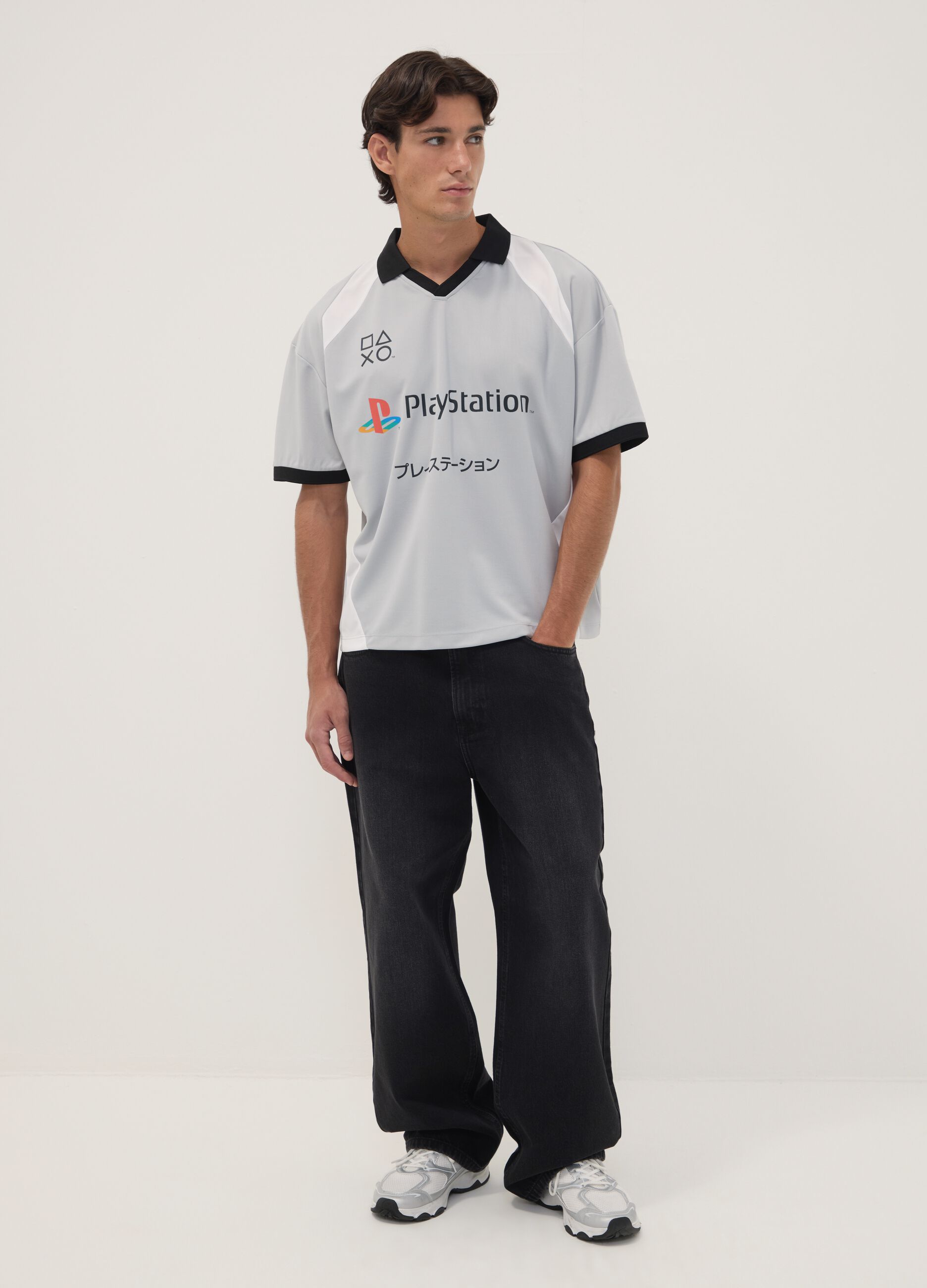 Grey PlayStation V-neck short-sleeve T-shirt