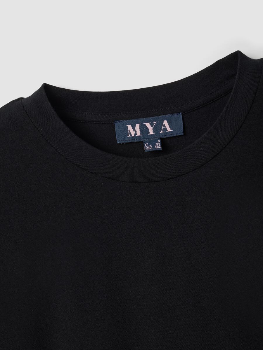 Black crew-neck T-shirt in stretchy cotton-modal blend, regular fit_2