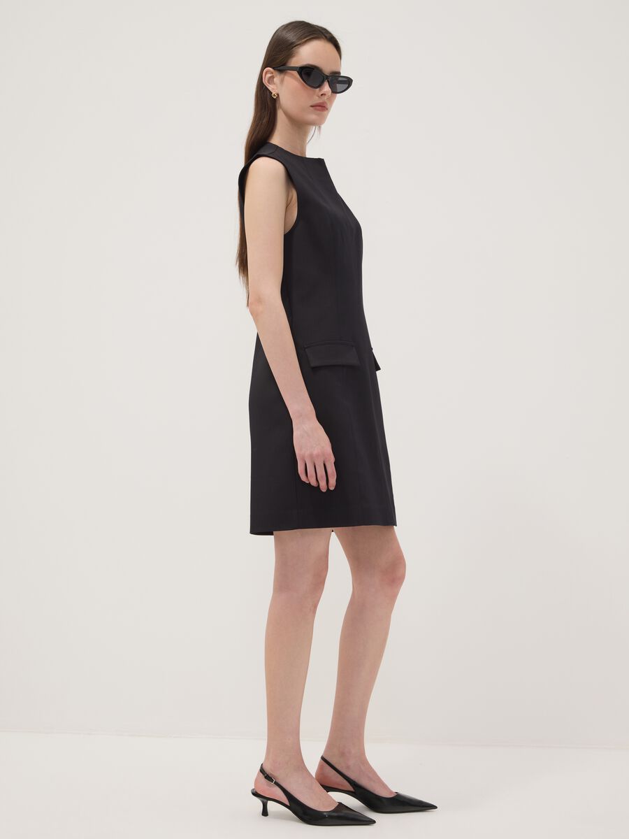 Black sleeveless fitted dress in stretch cotton with crew neck_0