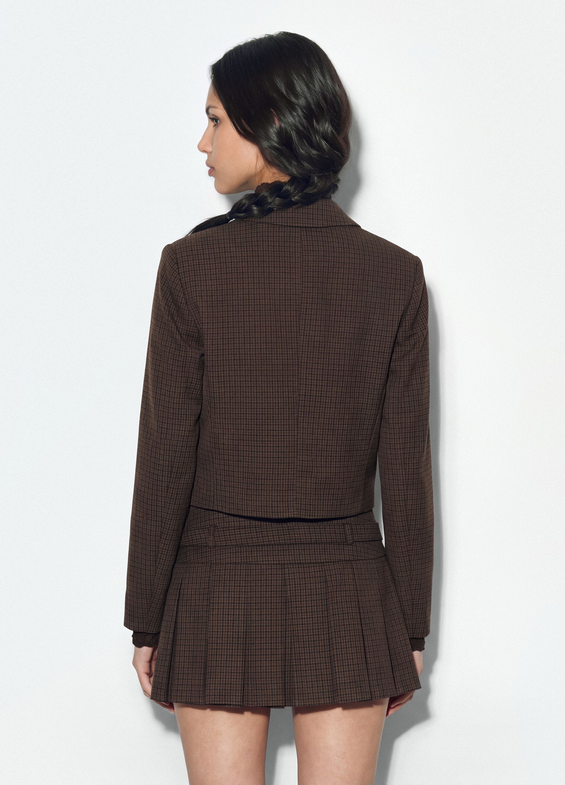 Blazer crop marrone in viscosa elasticizzata
