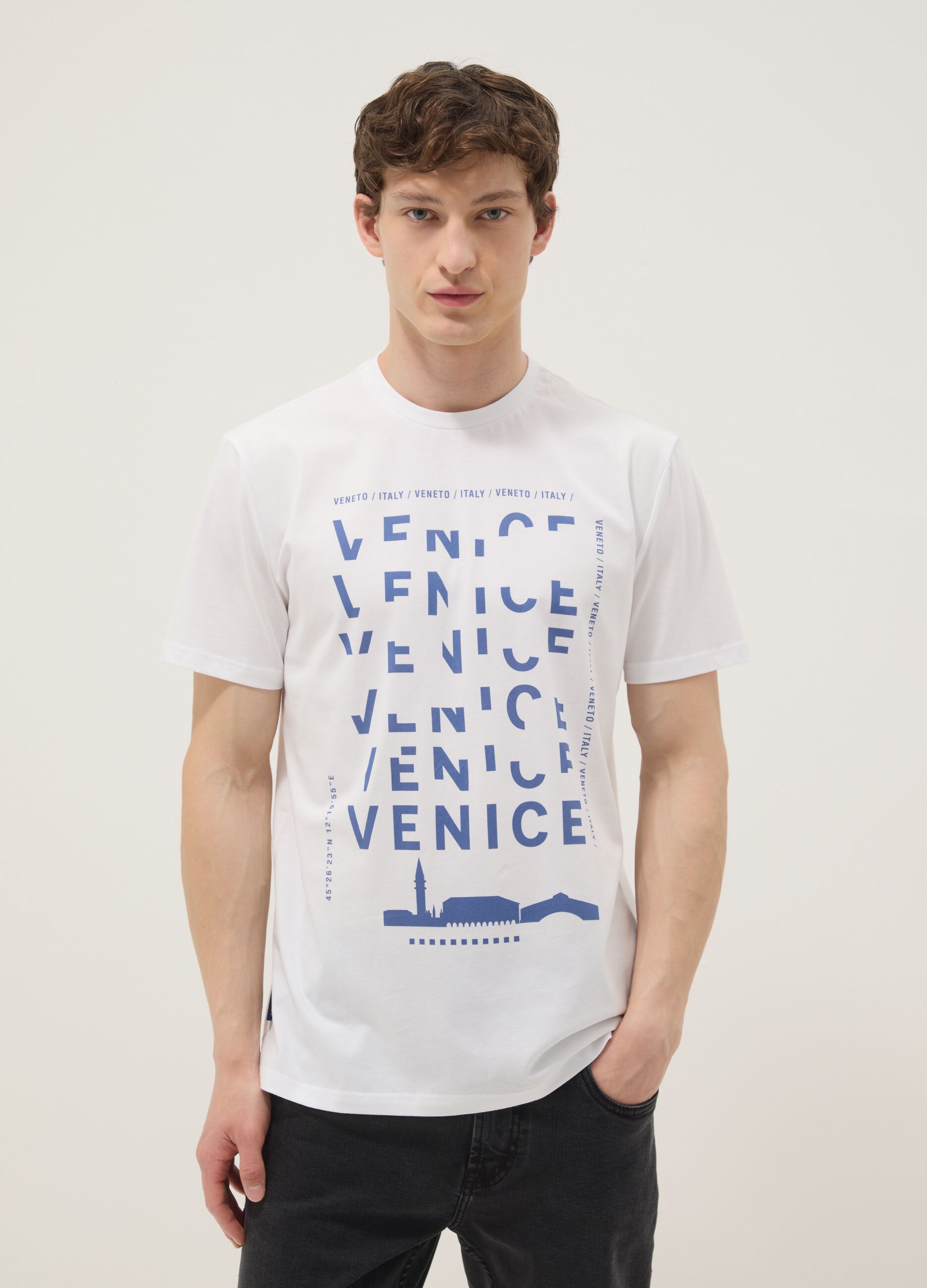 White pure cotton T-shirt with front print, regular fit