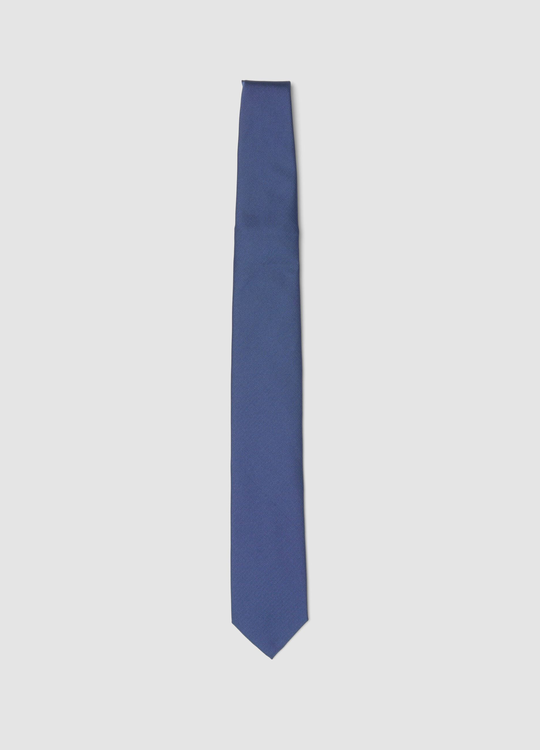Light blue tie with 7.5 cm blade