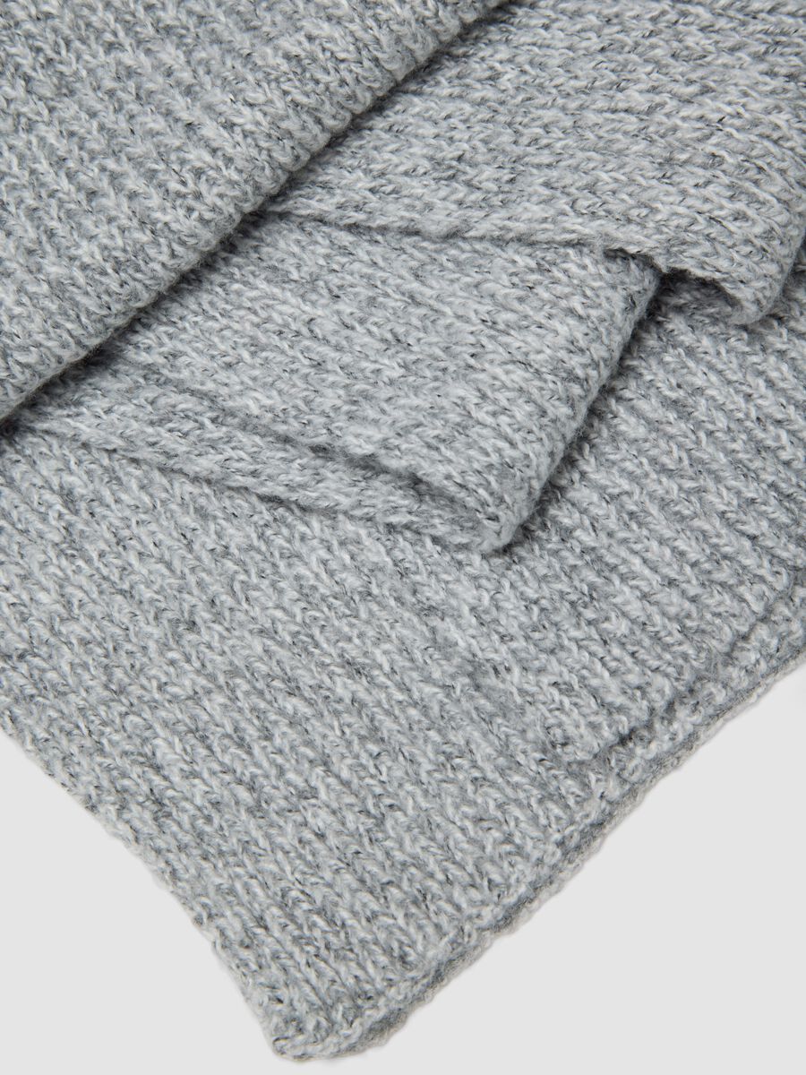 Light grey rib-knit scarf_2