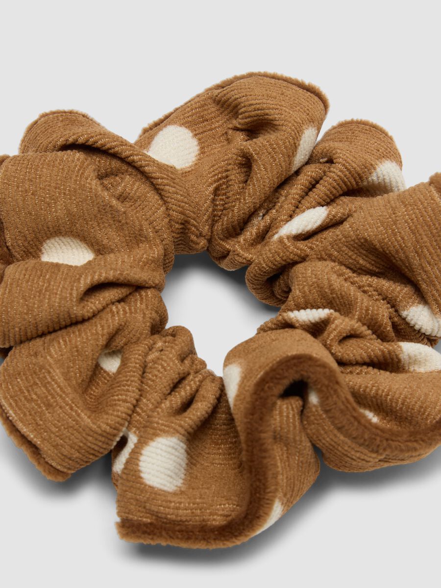 Brown polka-dot scrunchie_1