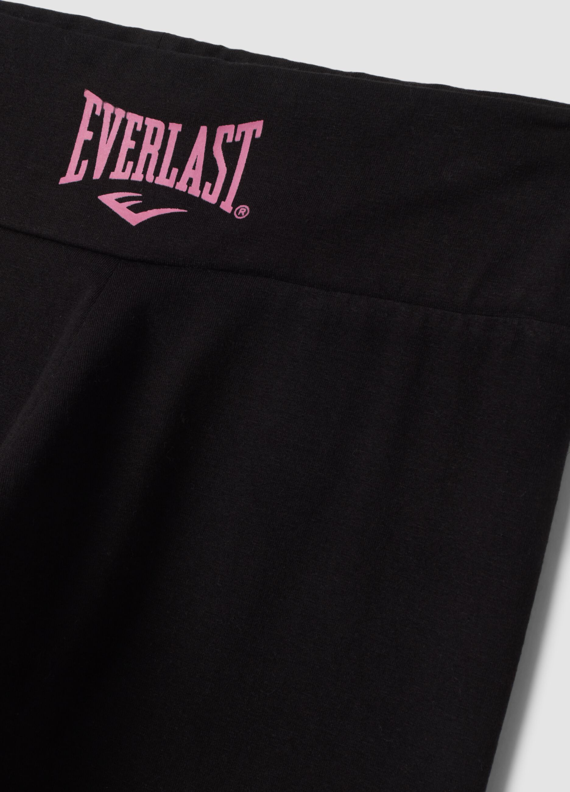 ليقنز أسود بقصّة ضيّقة من جيرسيه قطن مطاطي مع شعار Everlast
