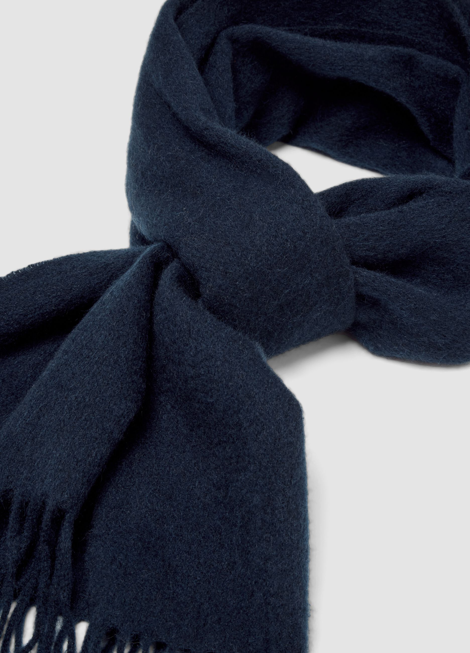 Sciarpa blu in puro cashmere con frange