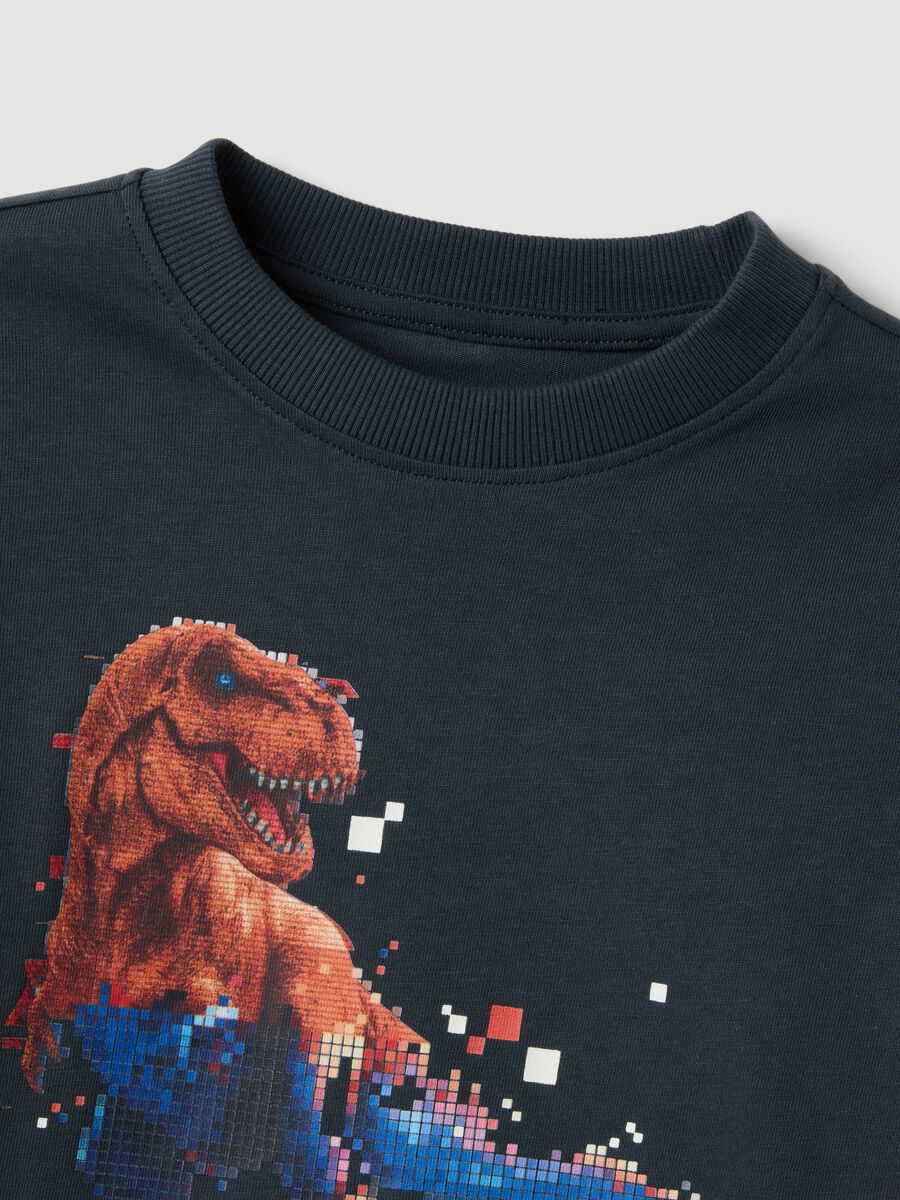تيشيرت أزرق كحلي من قطن خالص مع طبعة_3