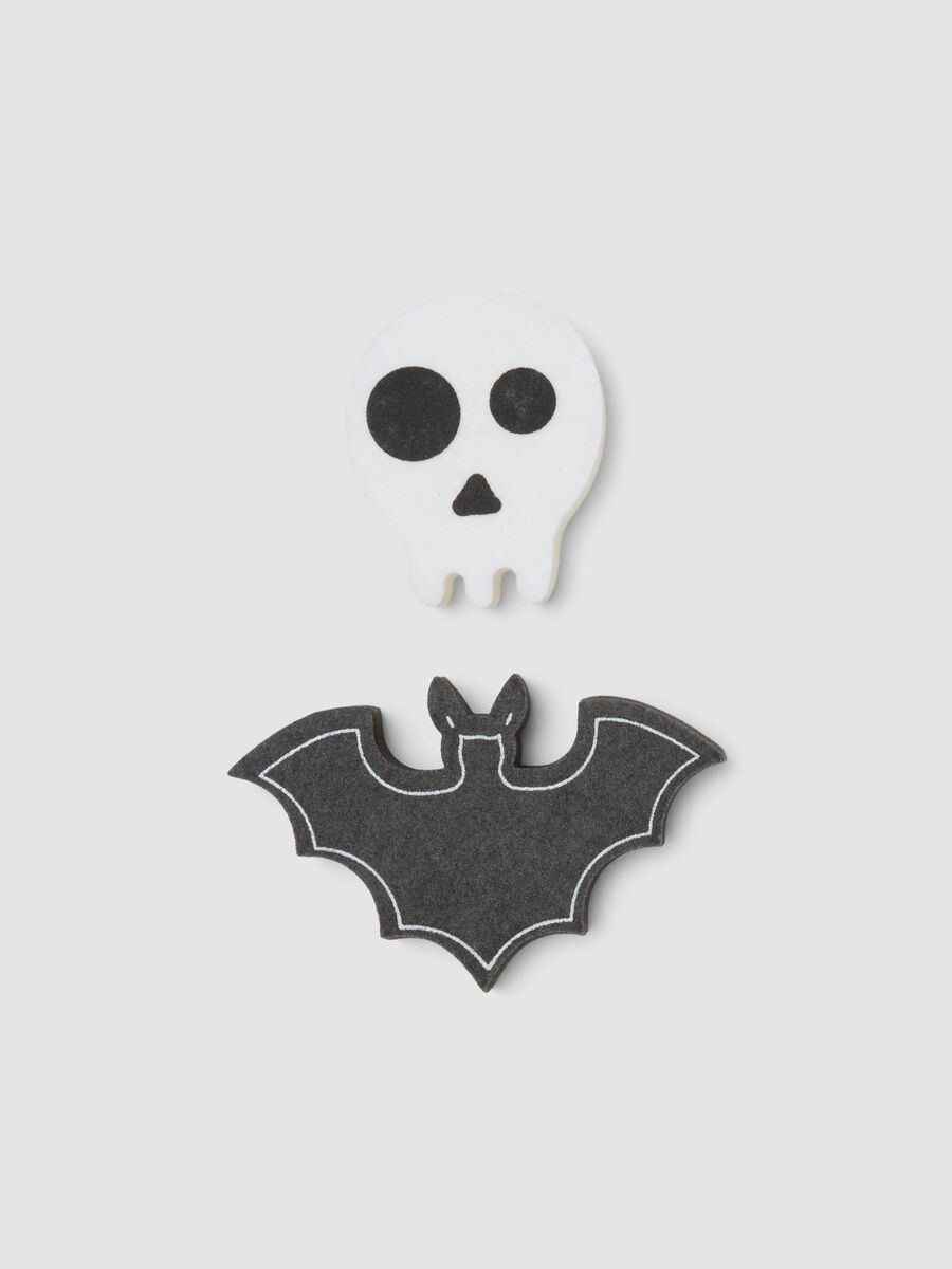 Black and white kitchen sponge set in skull and bat shapes_1