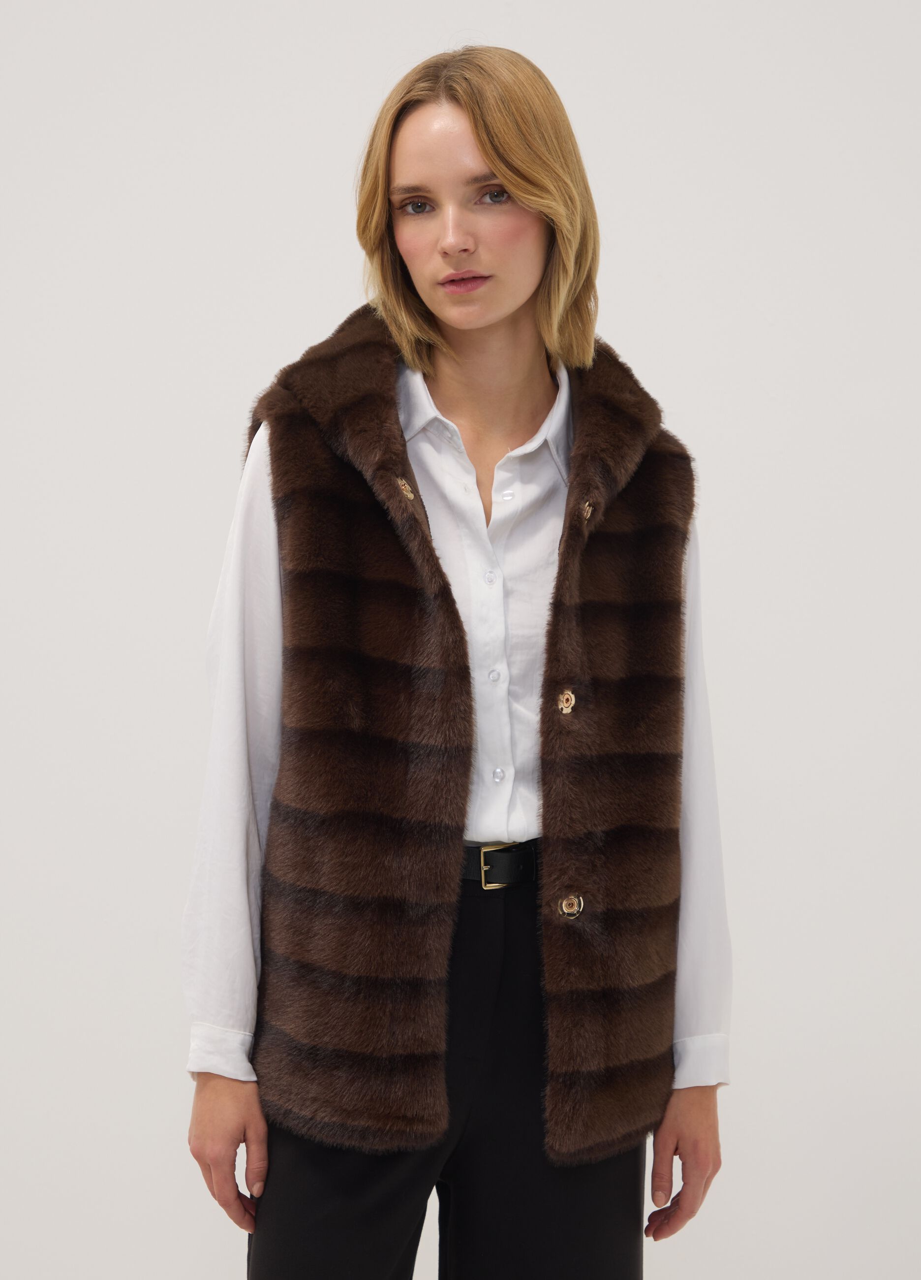 Gilet lungo marrone con cintura