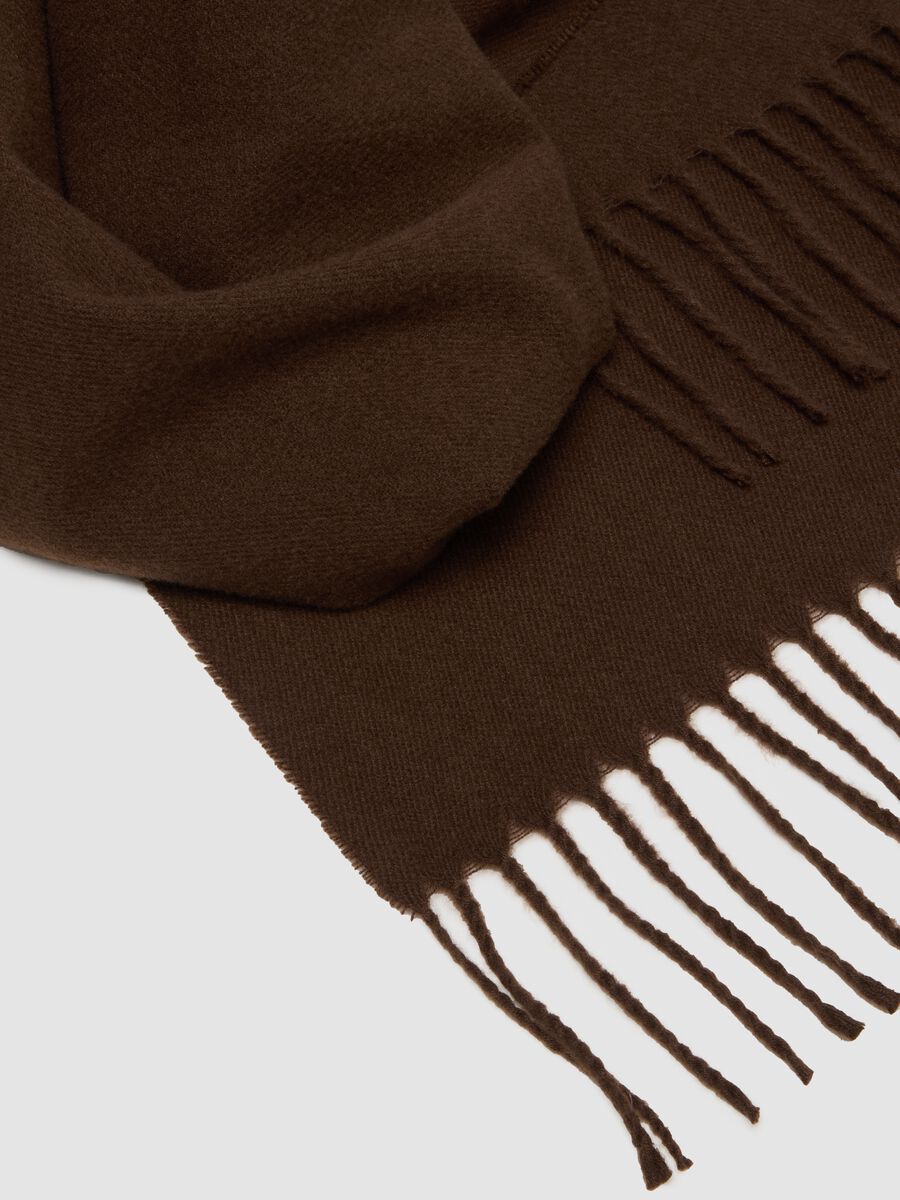 Brown fringed scarf in viscose blend_2