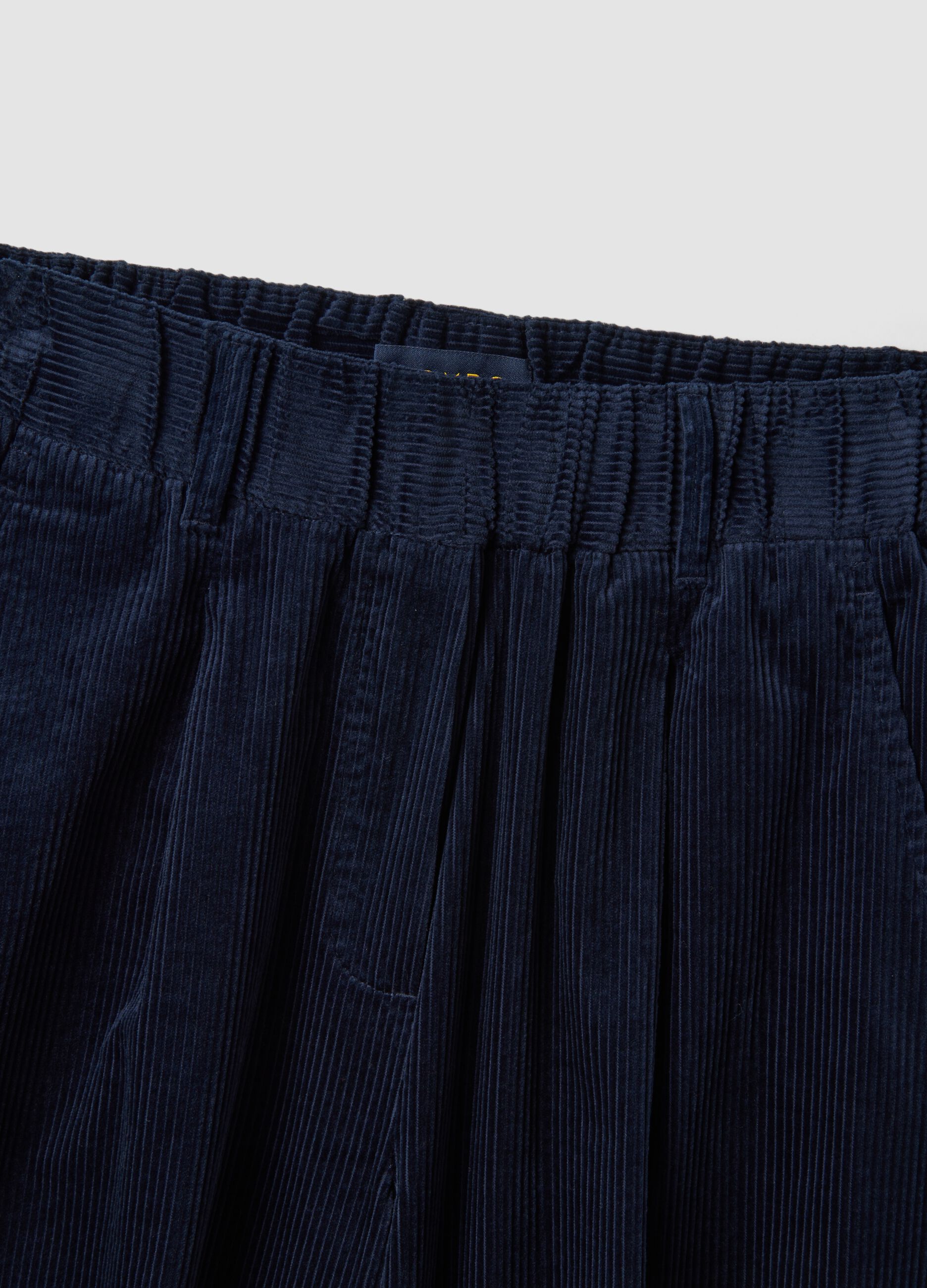 Pantaloni blu navy in puro cotone a coste regular fit