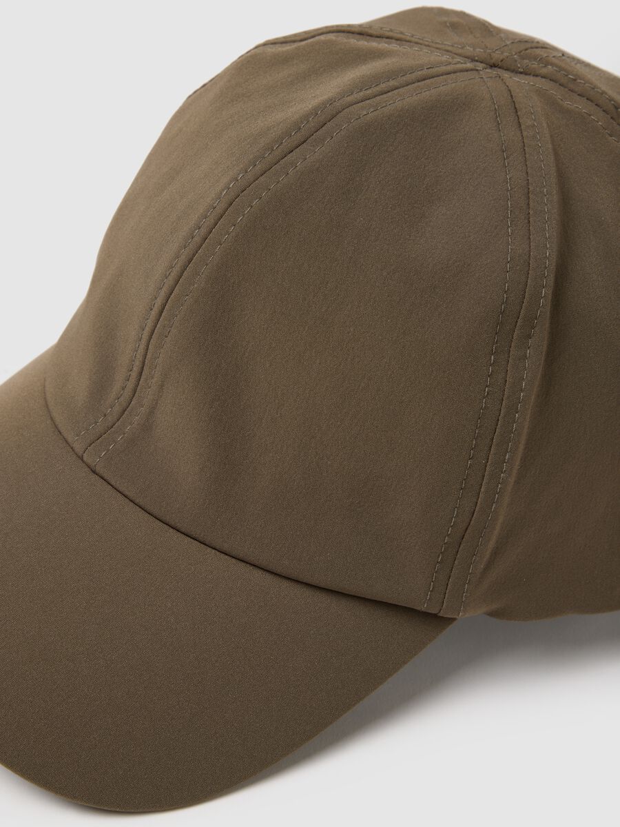 Brown cap with adjustable visor_3