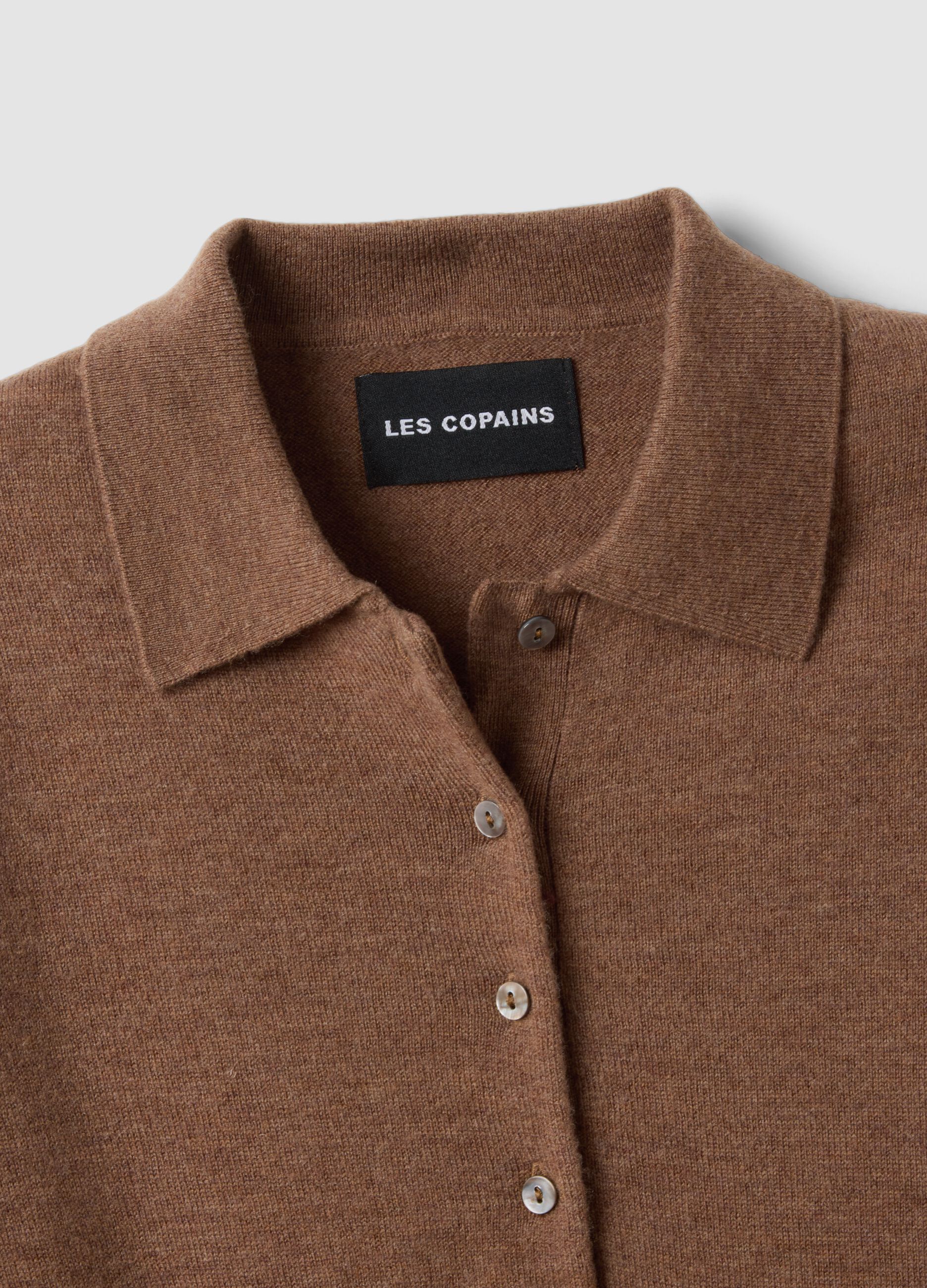 Maglia marrone in pura lana con girocollo