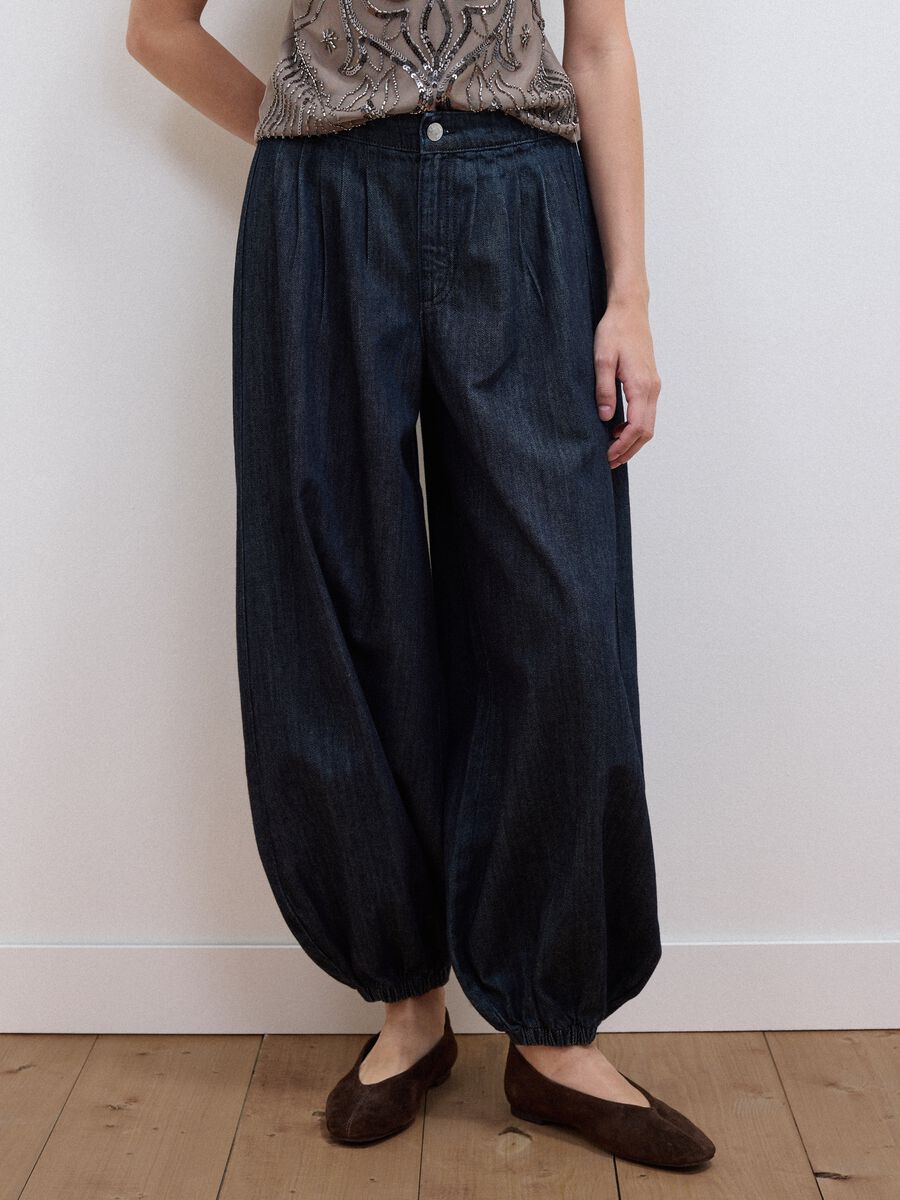 Blue pure cotton balloon-fit denim jeans_1