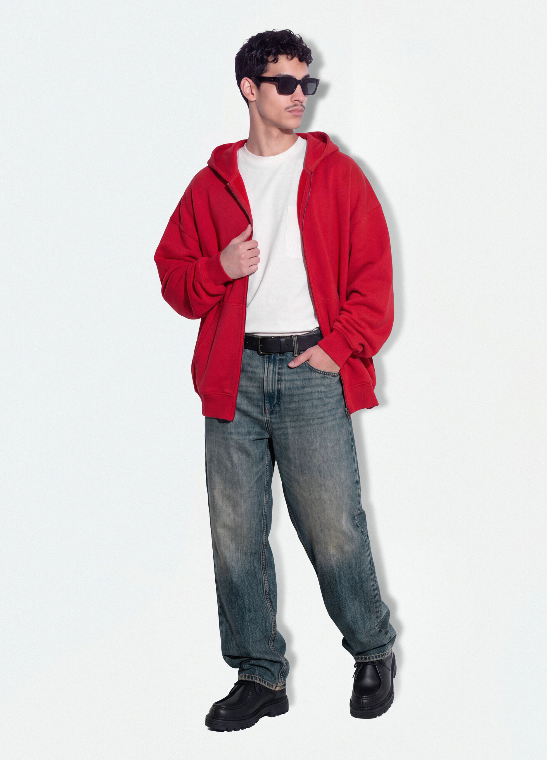 Red 100% cotton sweatshirt with oversized crew neck fit