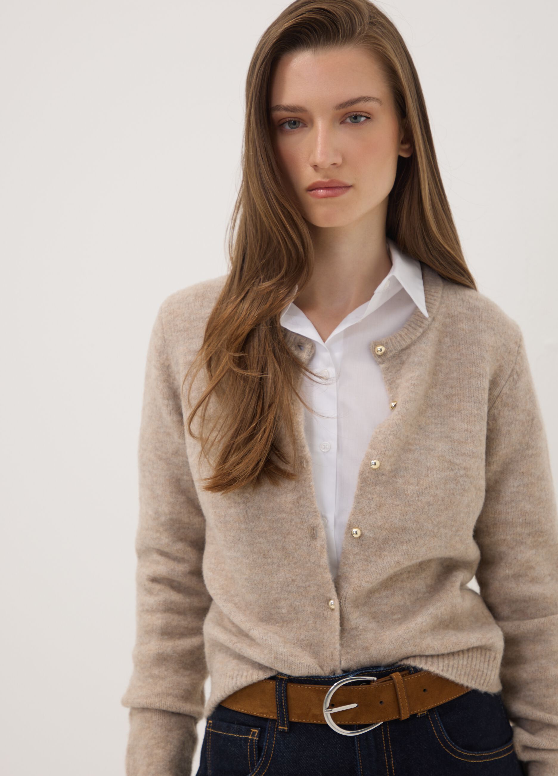Beige stretch wool crew-neck cardigan, regular fit