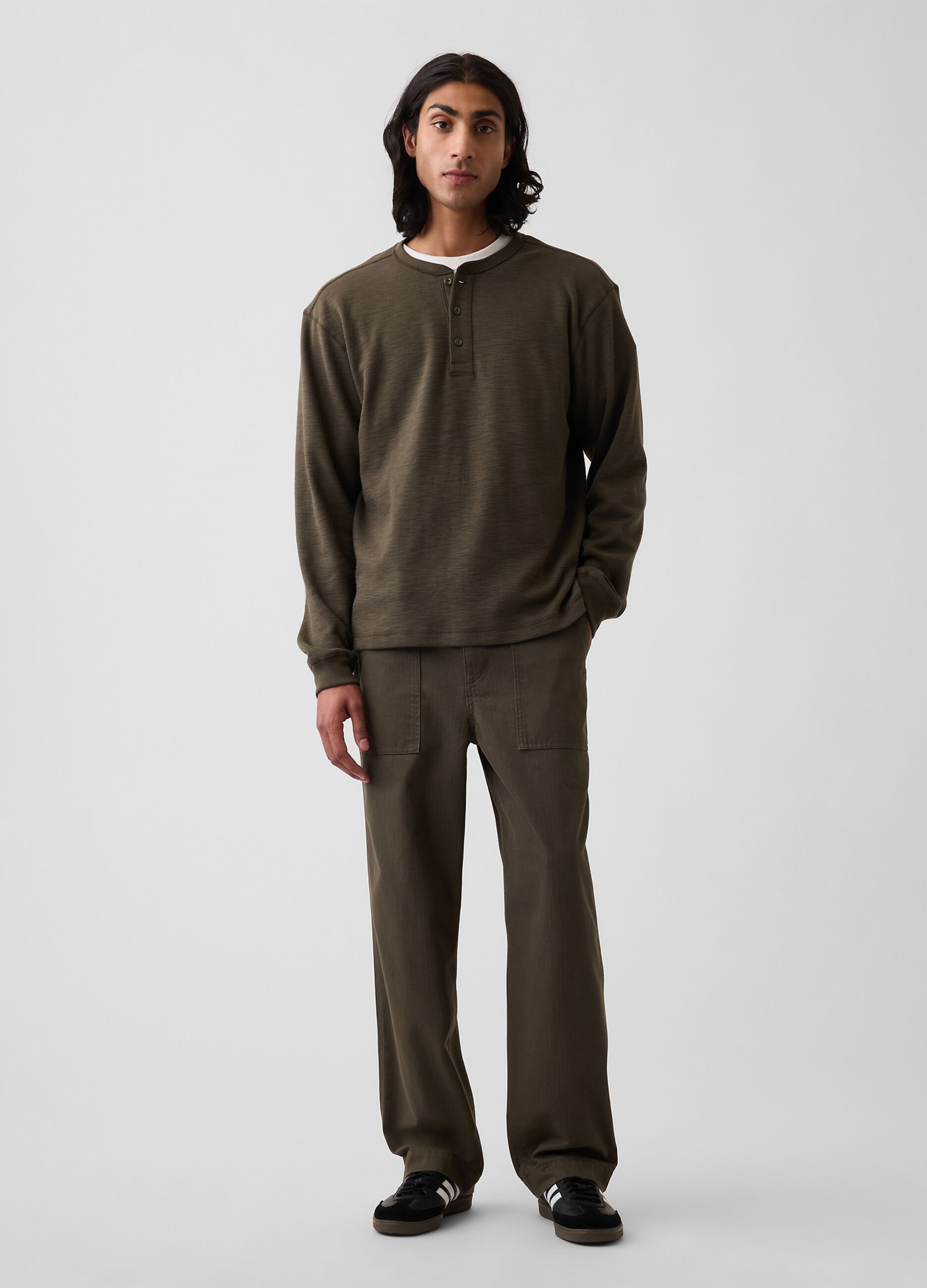 Pantaloni giallo ocra in puro cotone con tasche applicate