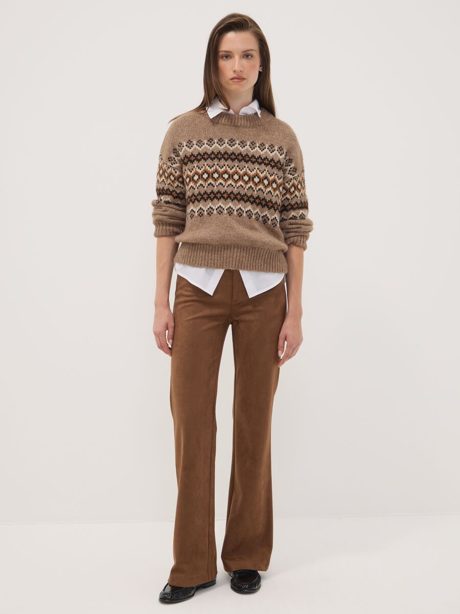 Pantaloni marroni flare in tessuto elasticizzato_0