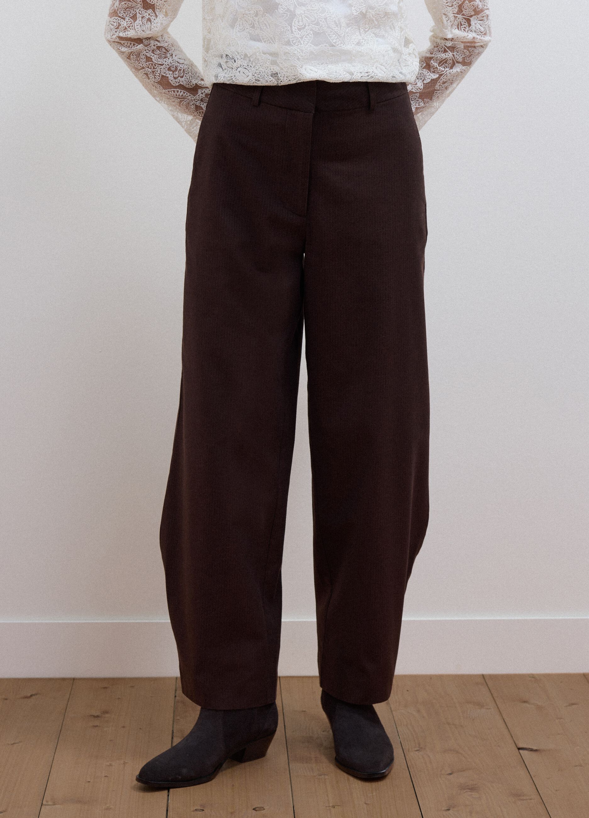 Brown pure cotton barrel-fit trousers