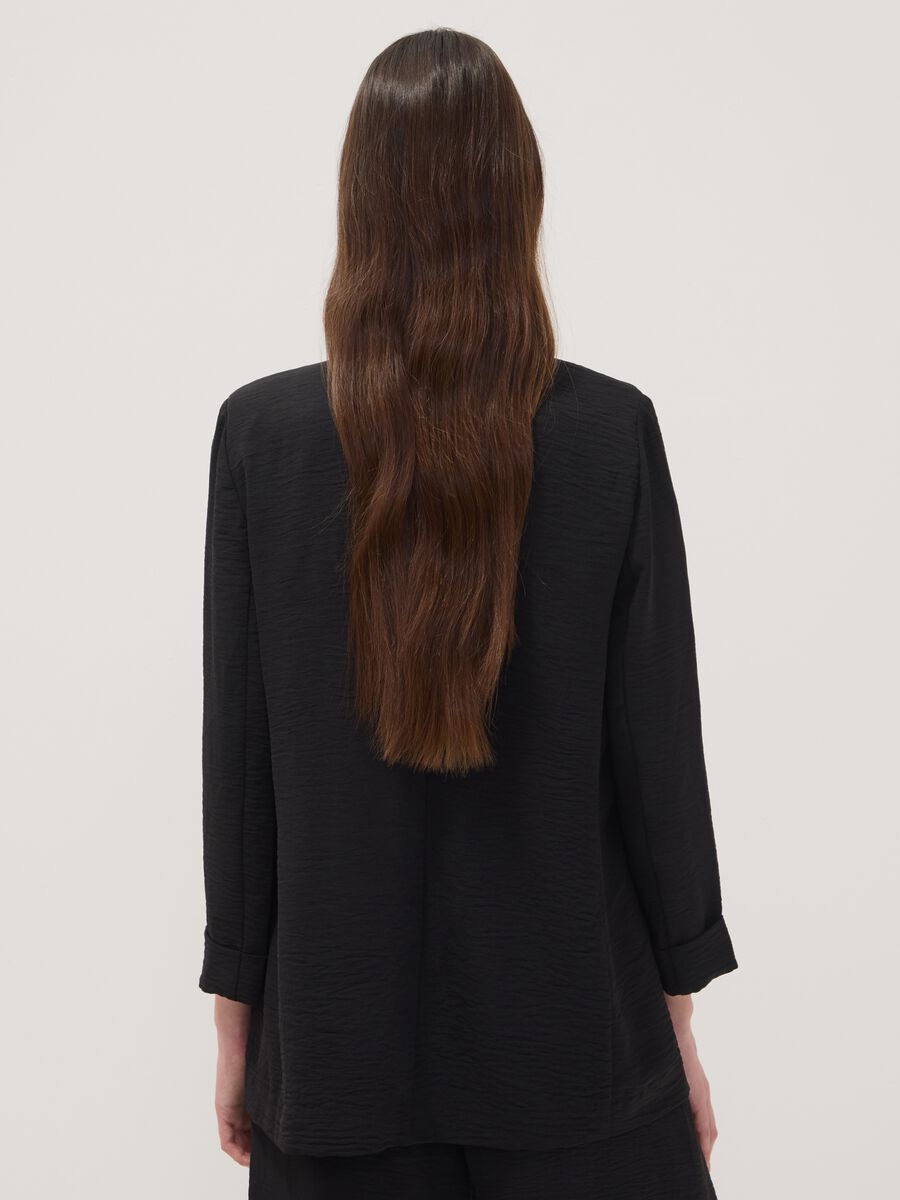 Black regular-fit blazer with classic lapels_3