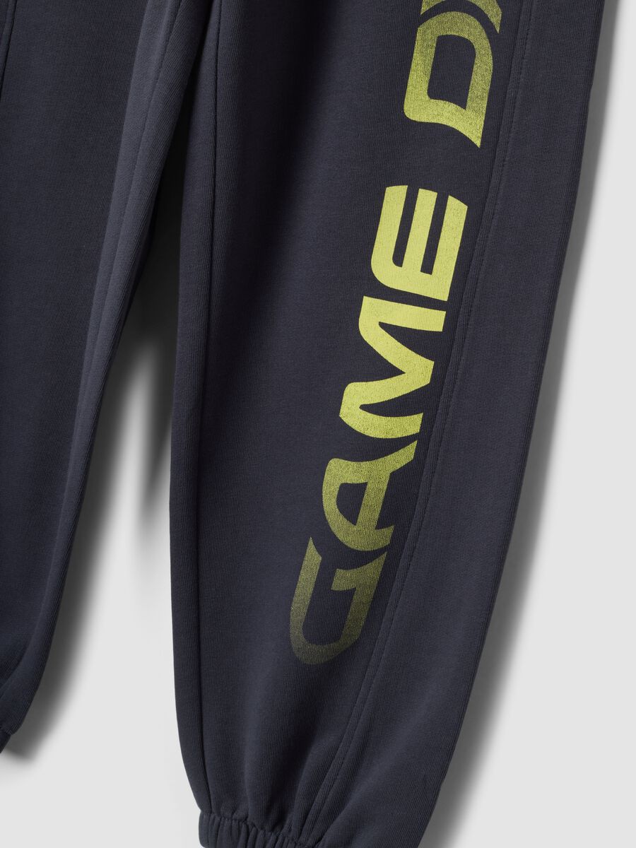 Grey jogger trousers in pure organic cotton with print_2