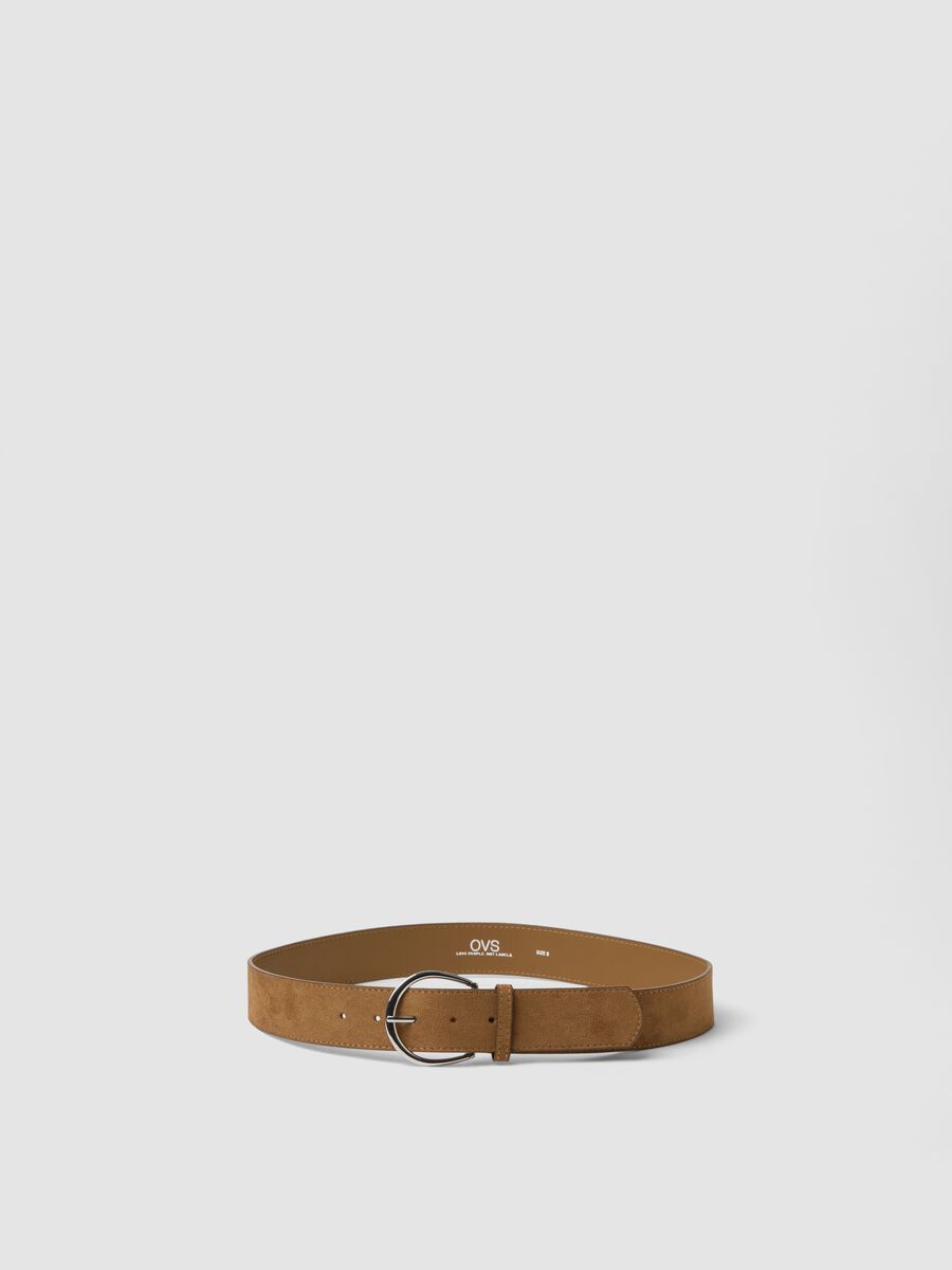 Brown belt with round metal buckle_0