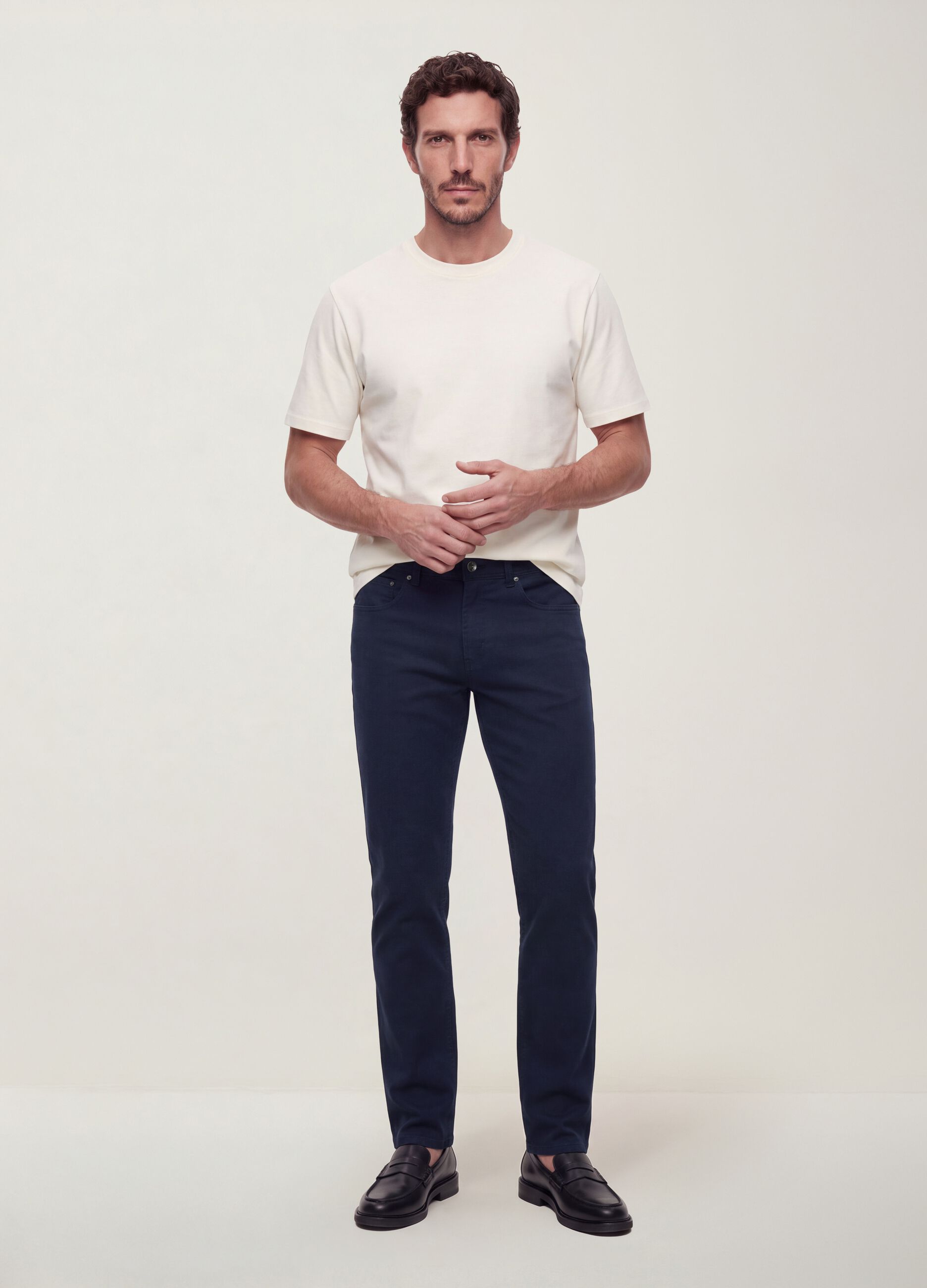 بنطال أخضر بقصّة Slim Fit من قطن دوبّي مطاطي