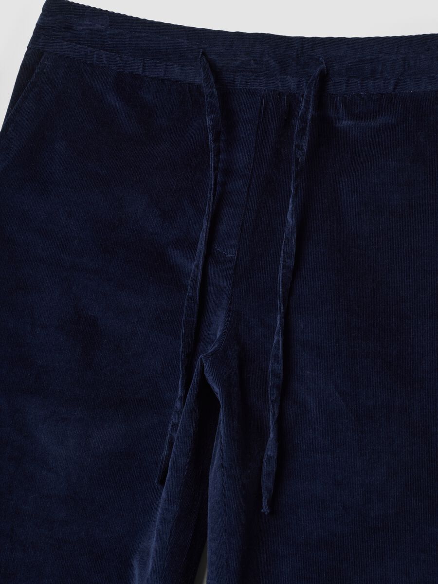 Pantaloni blu in cotone elasticizzato a coste con vita elasticizzata_5