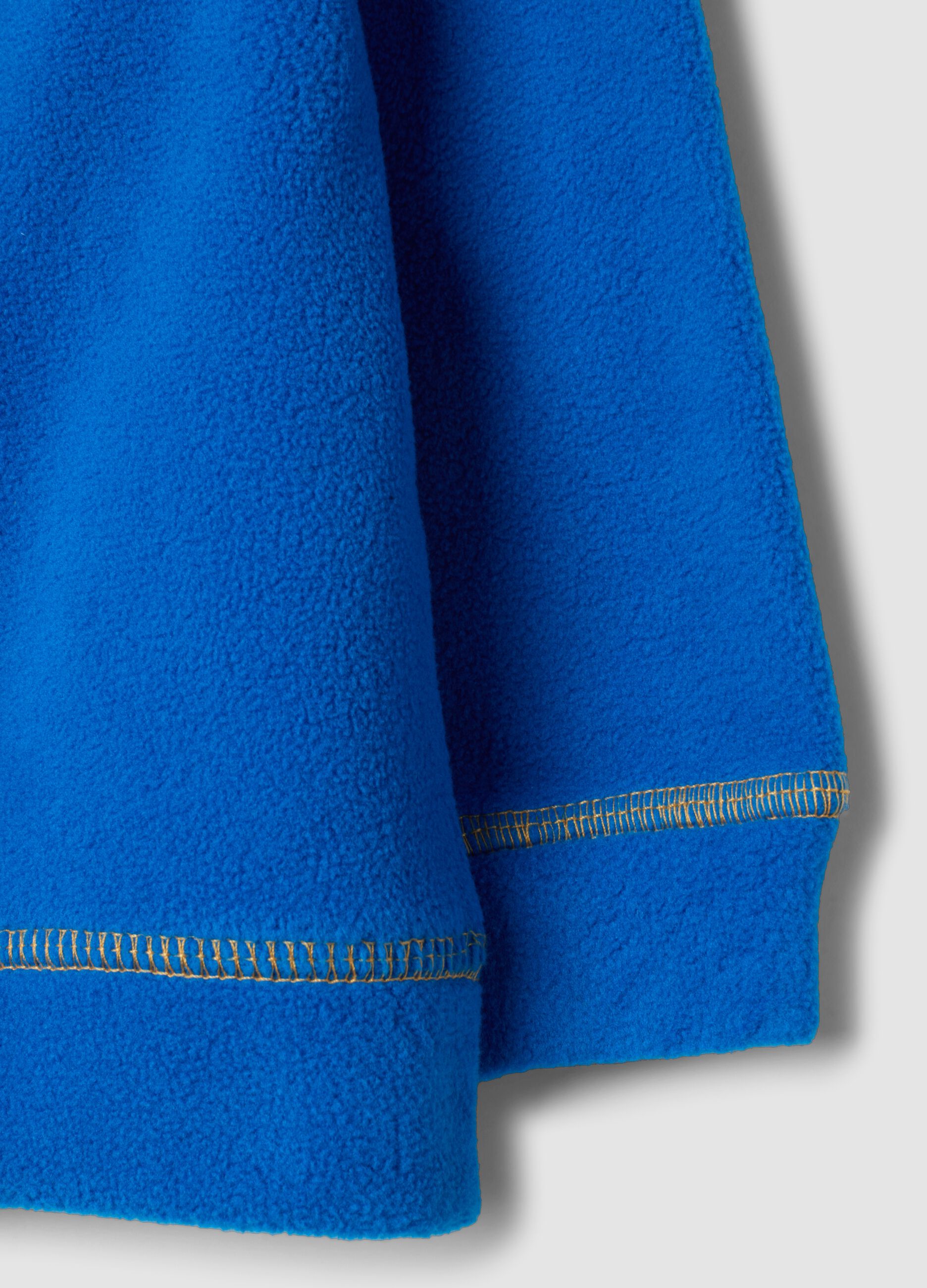 Felpa azzurra con girocollo e zip in pile regular fit