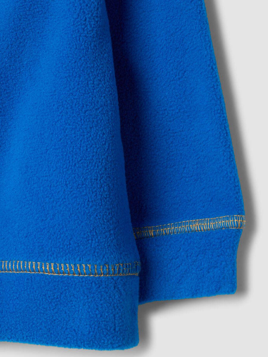 Felpa azzurra con girocollo e zip in pile regular fit_3