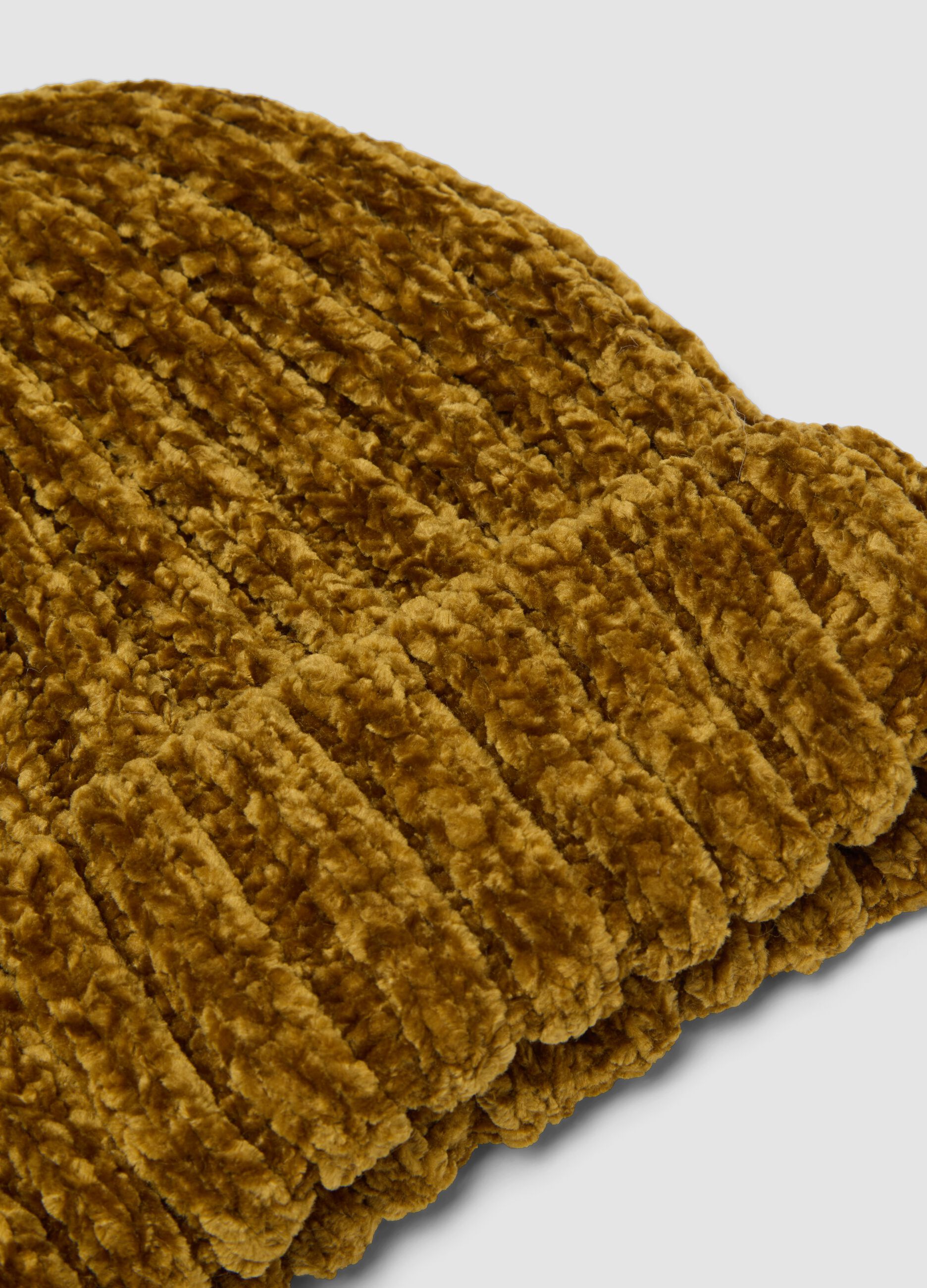 Green ribbed stretch-fabric beanie