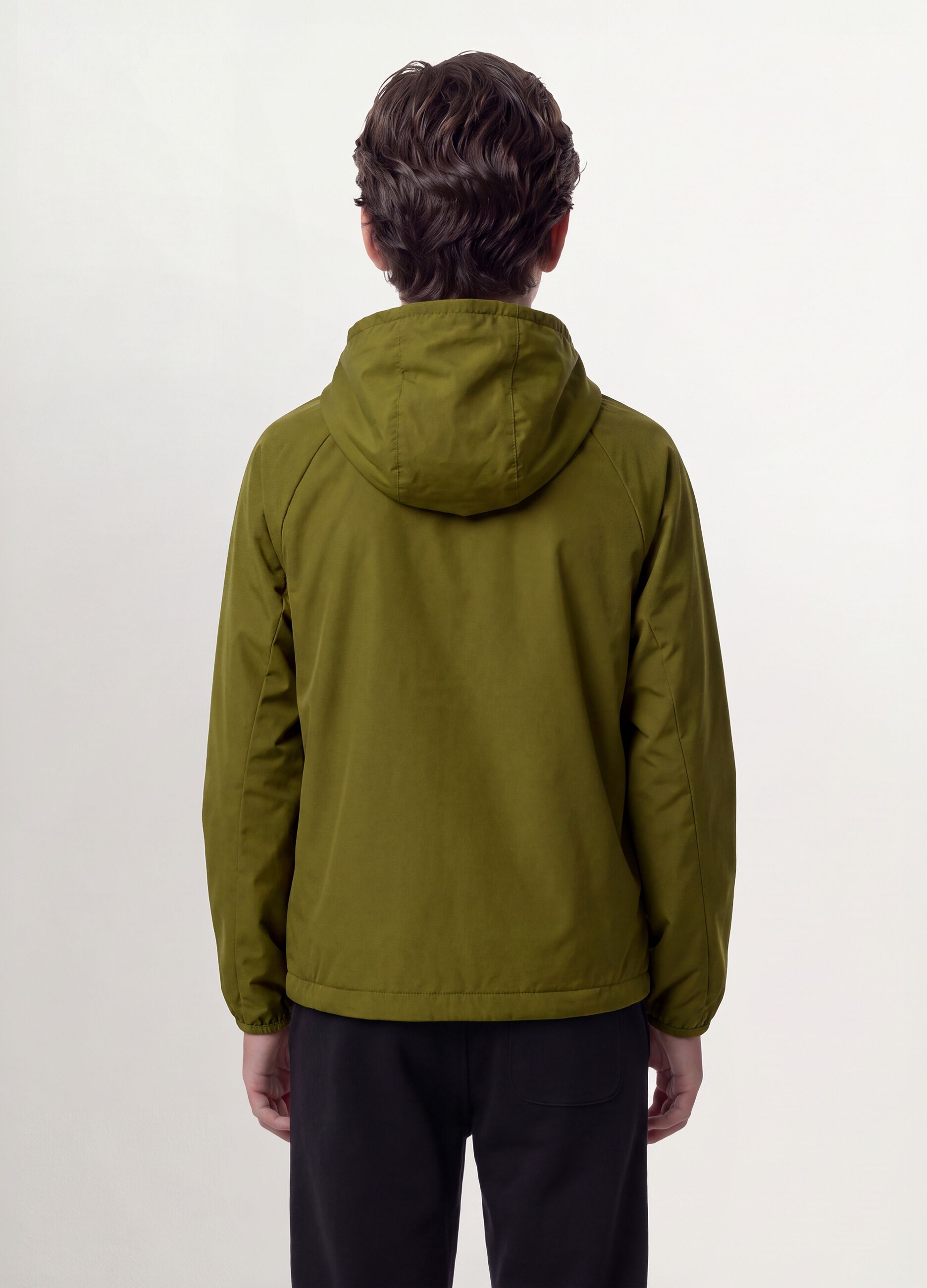 Giacca antipioggia verde con cappuccio e zip per ragazzo
