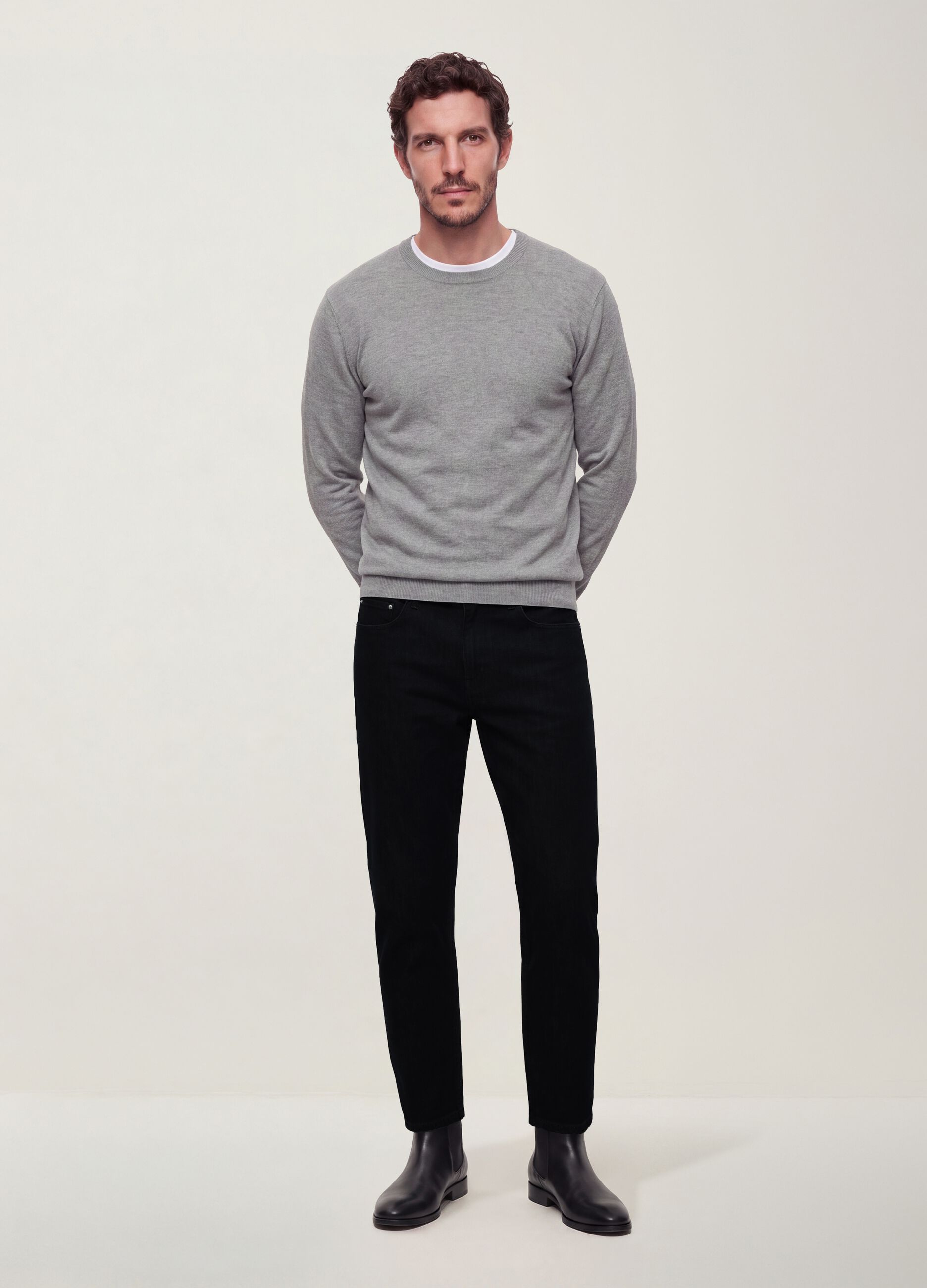 Black straight-leg trousers in stretch cotton twill
