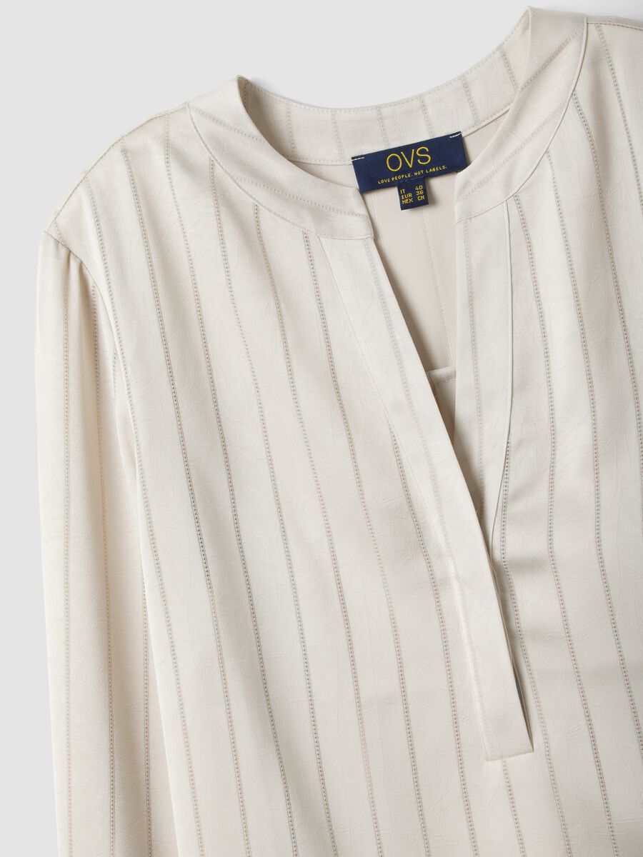 Camicia bianca in tessuto elasticizzato a righe_5